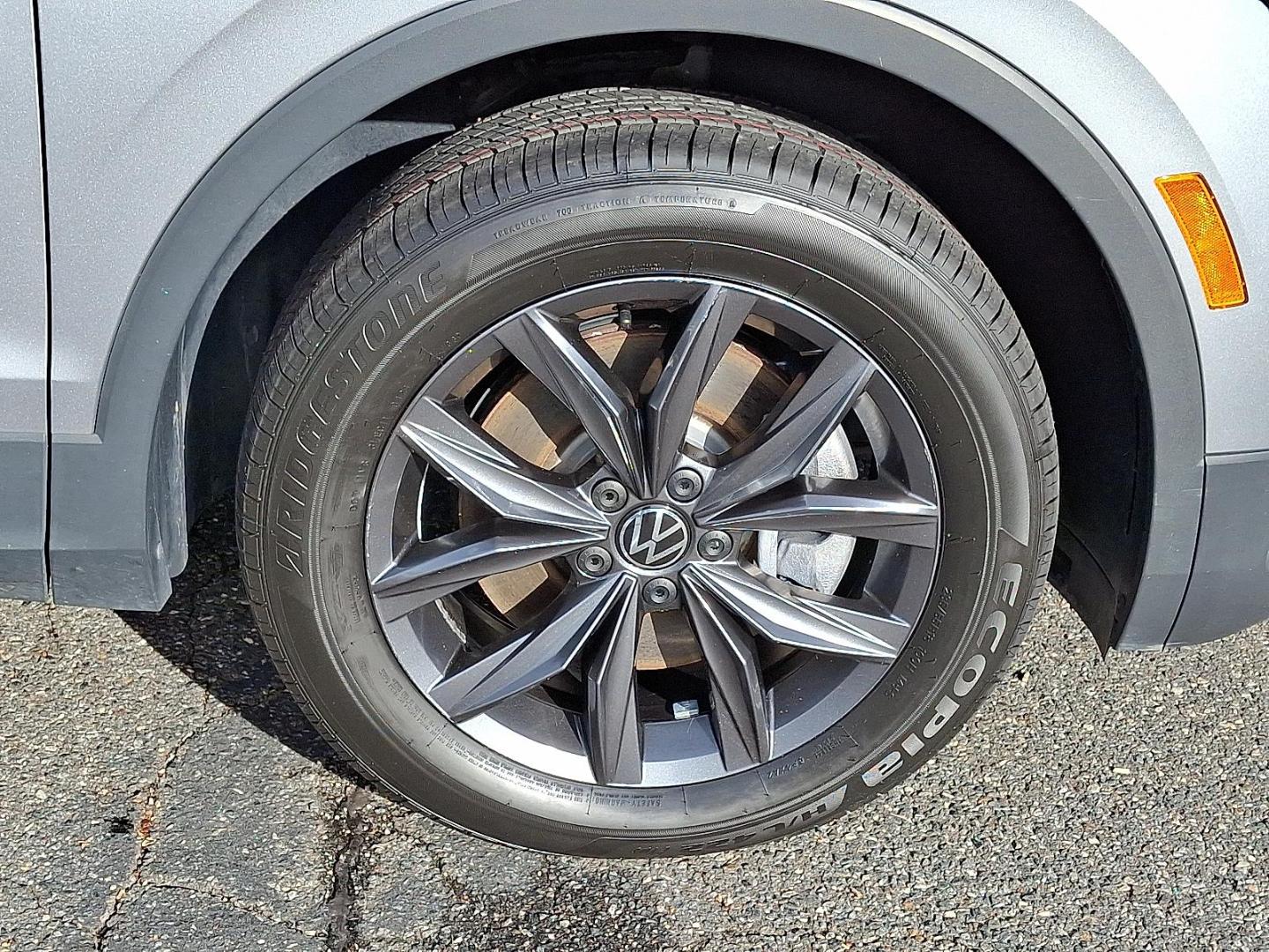 2022 Volkswagen Tiguan SE - Photo 8