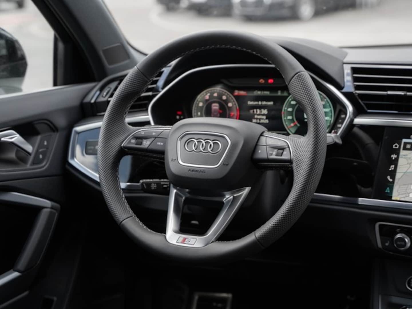 Bild über Audi Q3 S line 35 TFSI S tronic - für weitere Informationen kontaktieren Sie den Audi Partner
