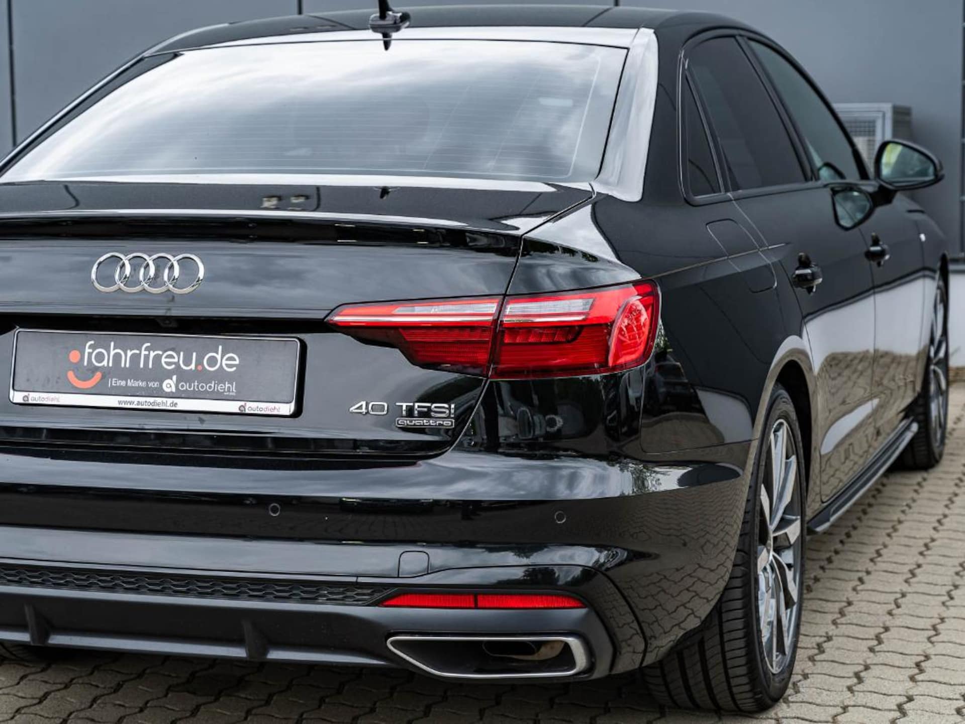 Audi A4 Limousine S line