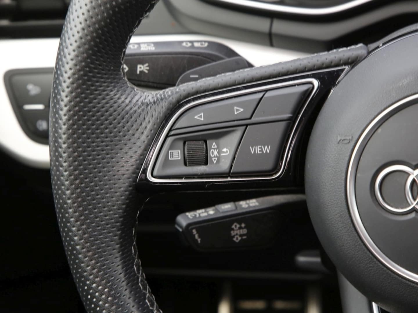 Bild über Audi A4 Avant S line 35 TDI S tronic - für weitere Informationen kontaktieren Sie den Audi Partner