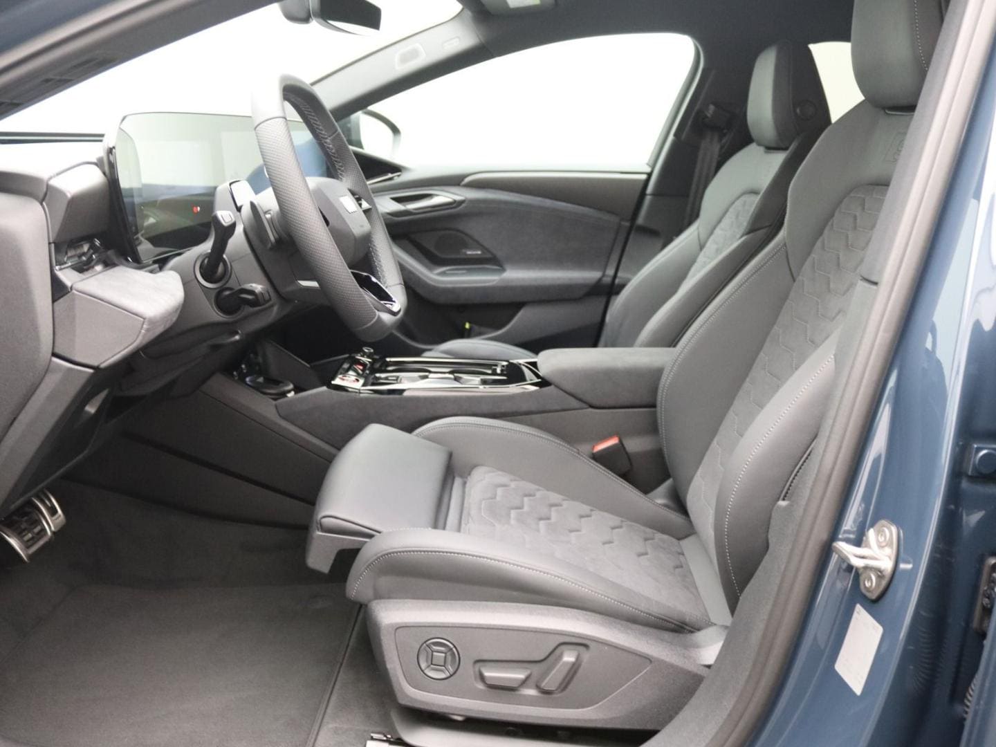Bild über Audi A6 Avant e-tron S line business e-tron quattro 315 kW - für weitere Informationen kontaktieren Sie den Audi Partner