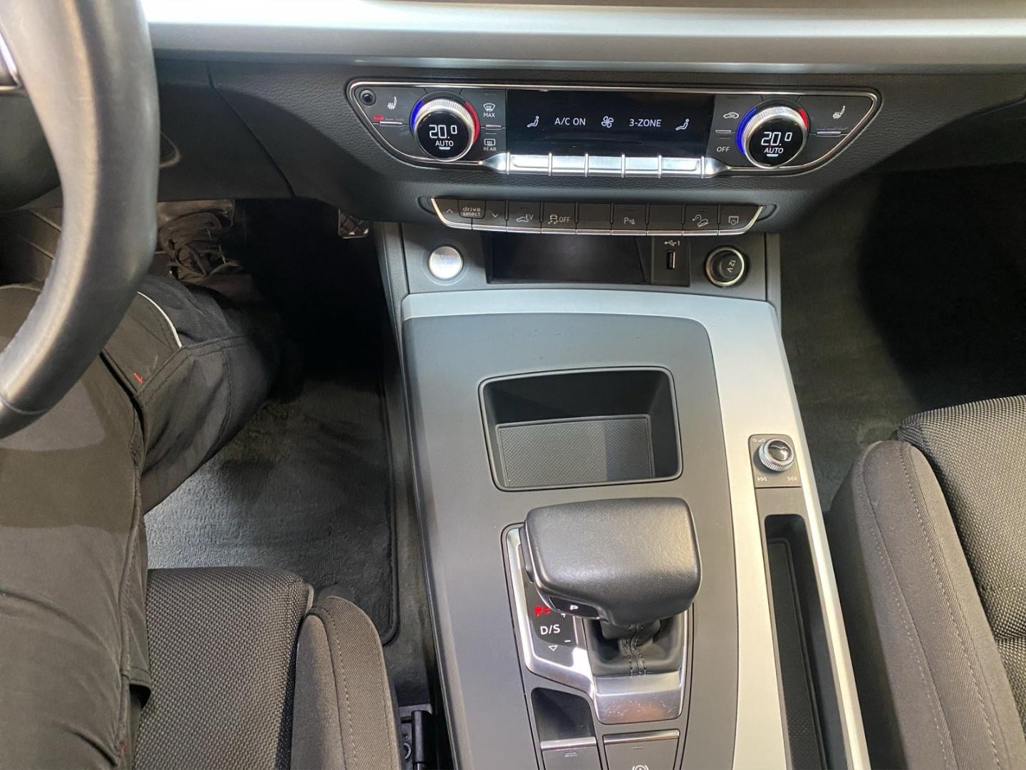 Bild über Audi Q5 TFSI e S line 50 TFSI e quattro S tronic - für weitere Informationen kontaktieren Sie den Audi Partner