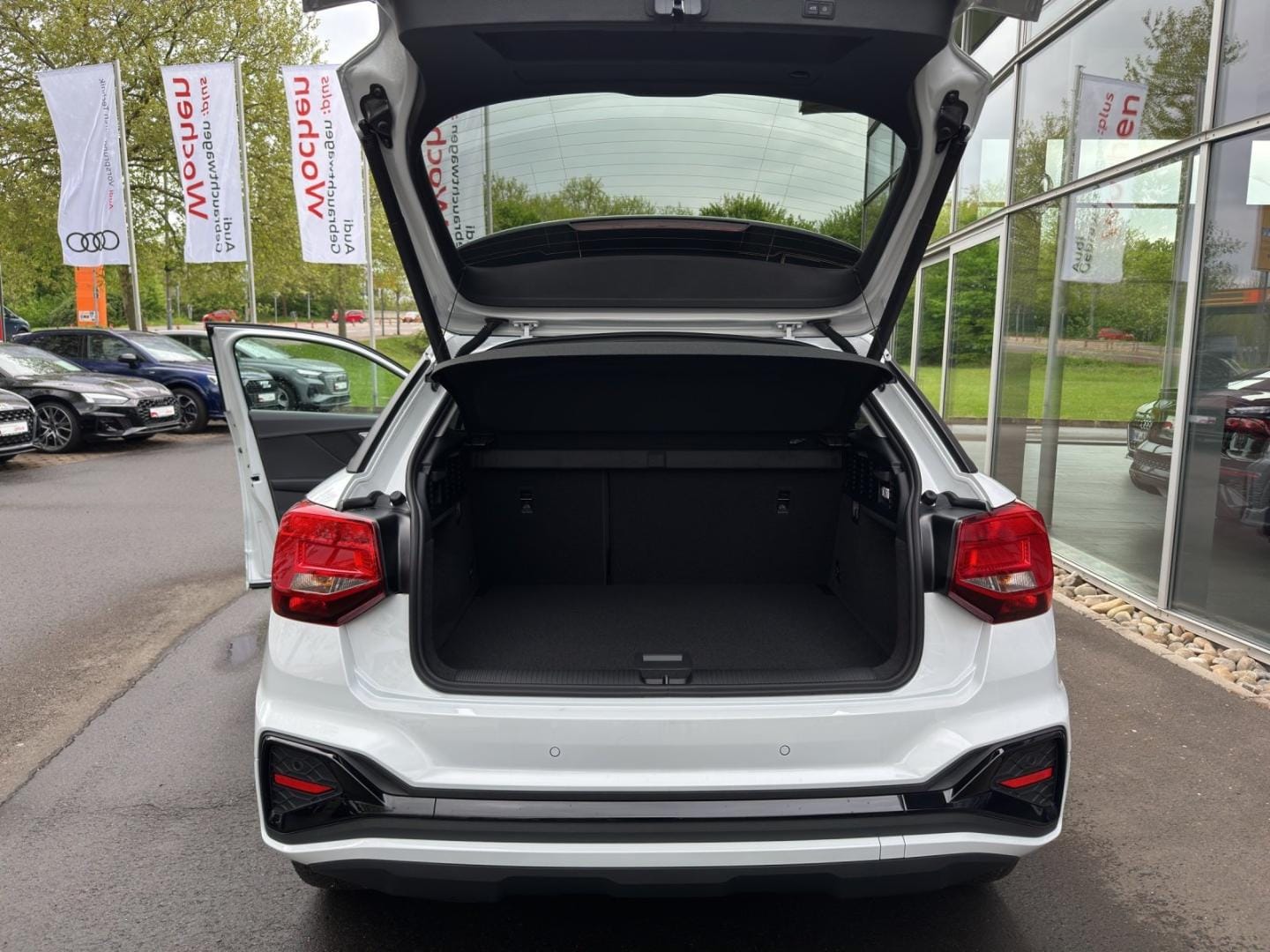 Bild über Audi Q2 S line 35 TFSI S tronic - für weitere Informationen kontaktieren Sie den Audi Partner