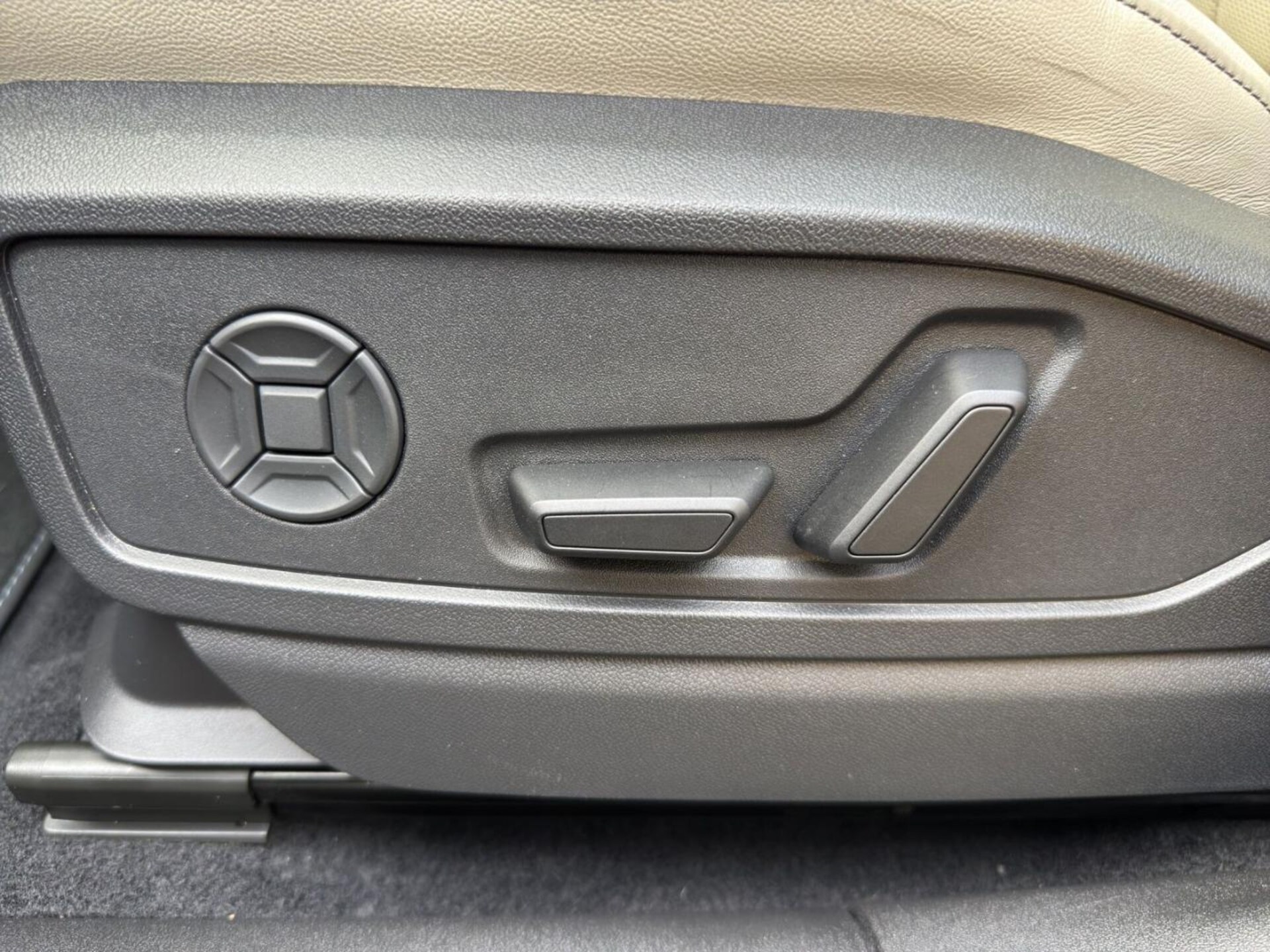 Audi Q5 SUV edition one