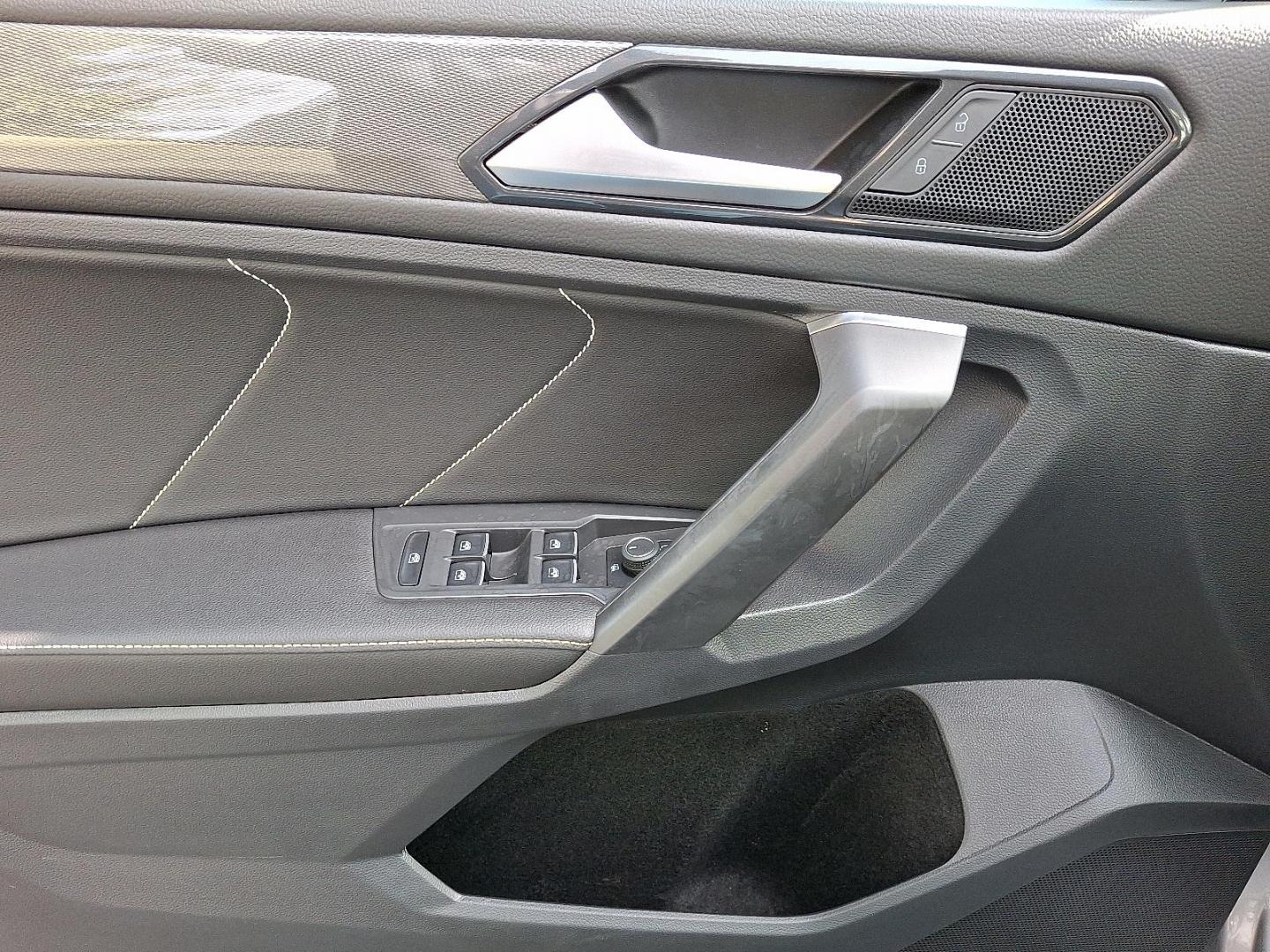 2022 Volkswagen Tiguan SE - Photo 12