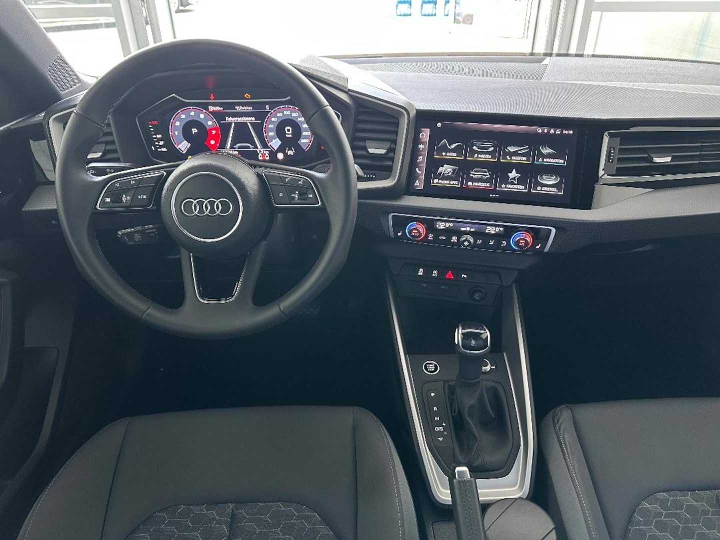 Bild über Audi A1 Sportback advanced 25 TFSI S tronic - für weitere Informationen kontaktieren Sie den Audi Partner