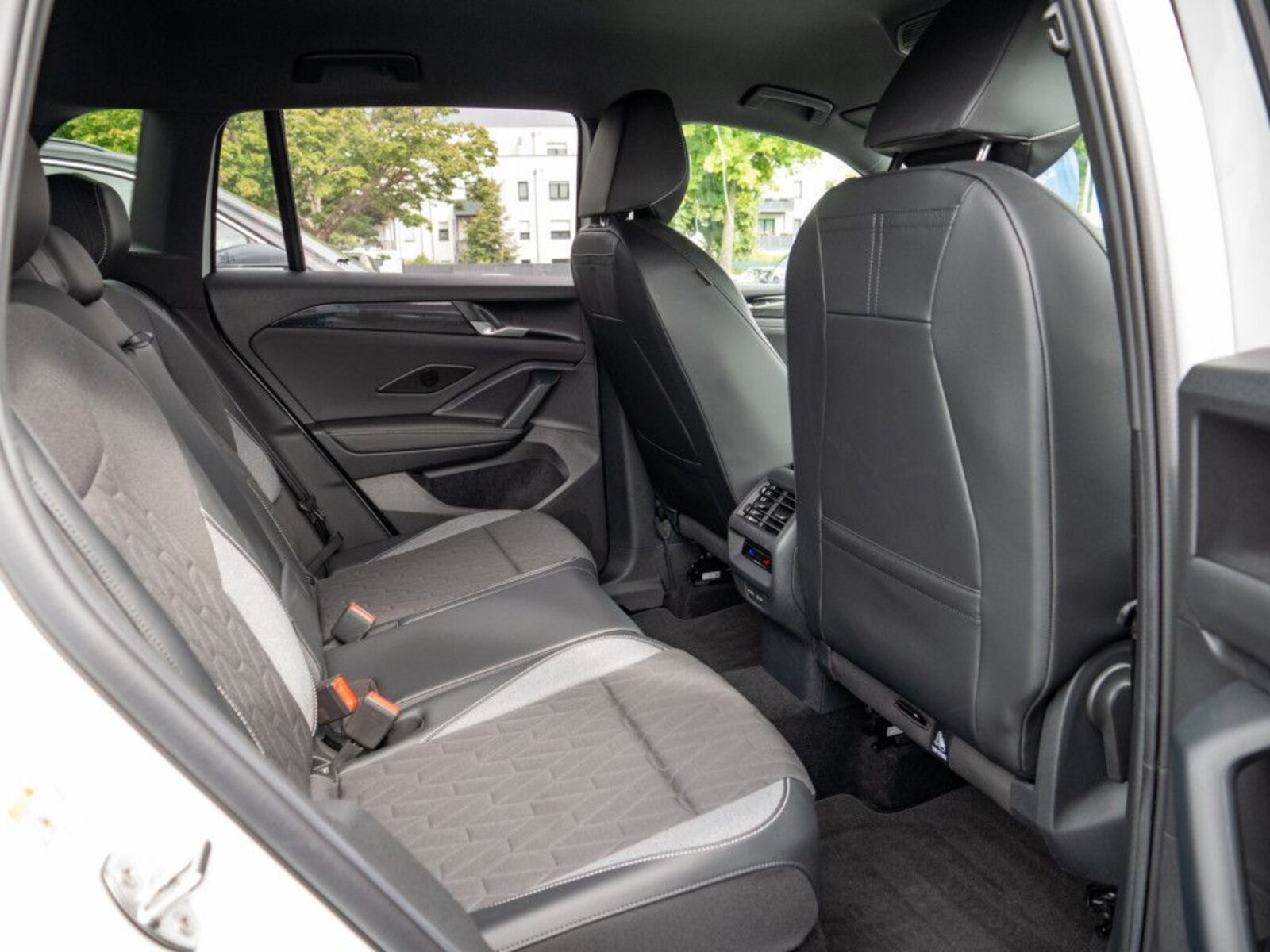 Volkswagen Tiguan – Bild 9