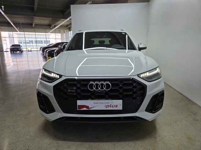 Audi SQ5 SUV 4