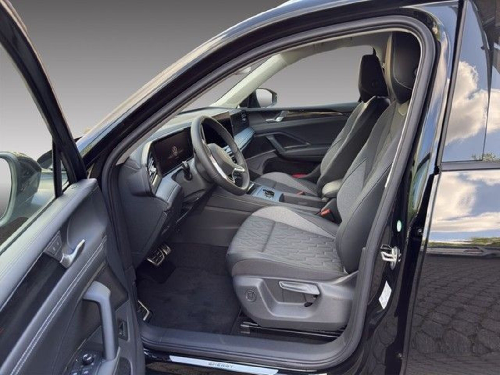 Volkswagen Tiguan – Bild 11