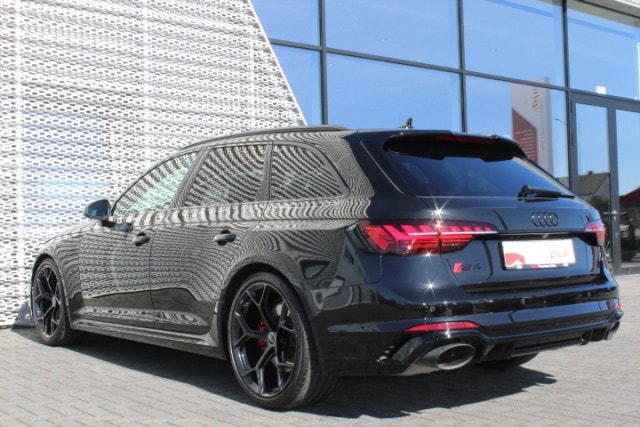 Image about Audi RS 4 Avant TFSI quattro tiptronic