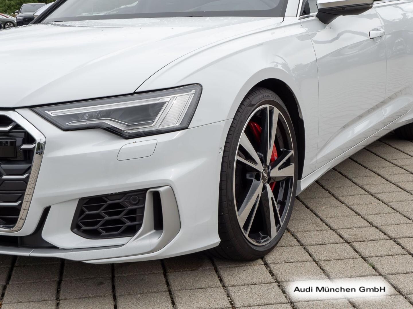 Bild über Audi S6 Avant TDI quattro tiptronic - für weitere Informationen kontaktieren Sie den Audi Partner