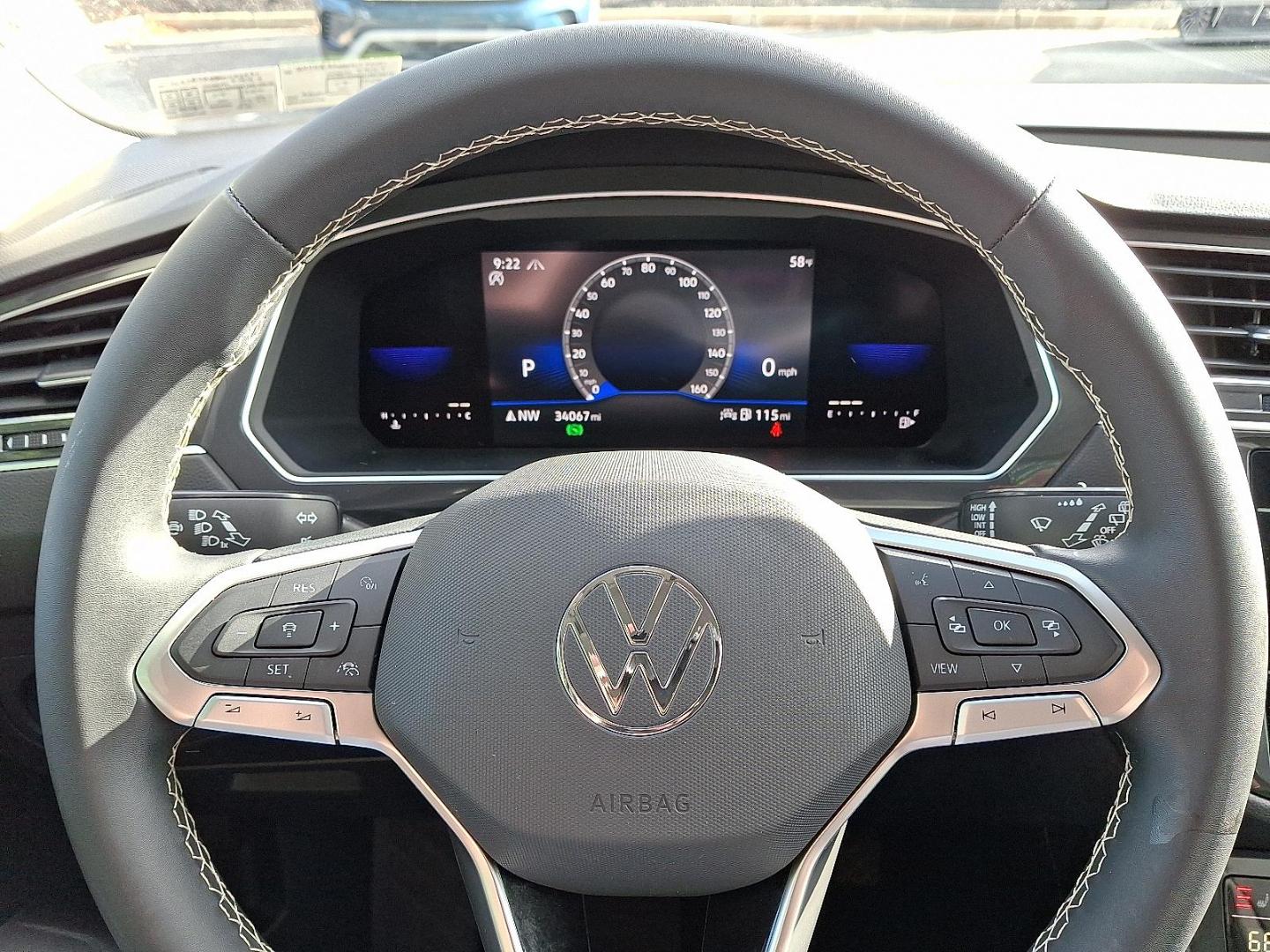 2022 Volkswagen Tiguan SE - Photo 18