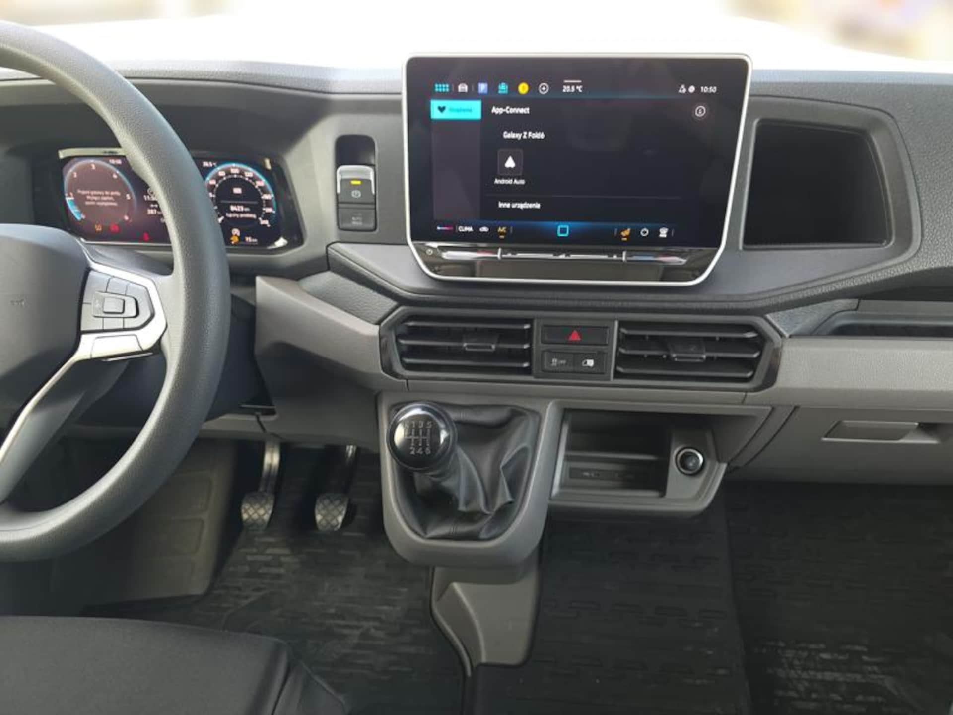 Volkswagen Crafter Furgon średni rozstaw osi