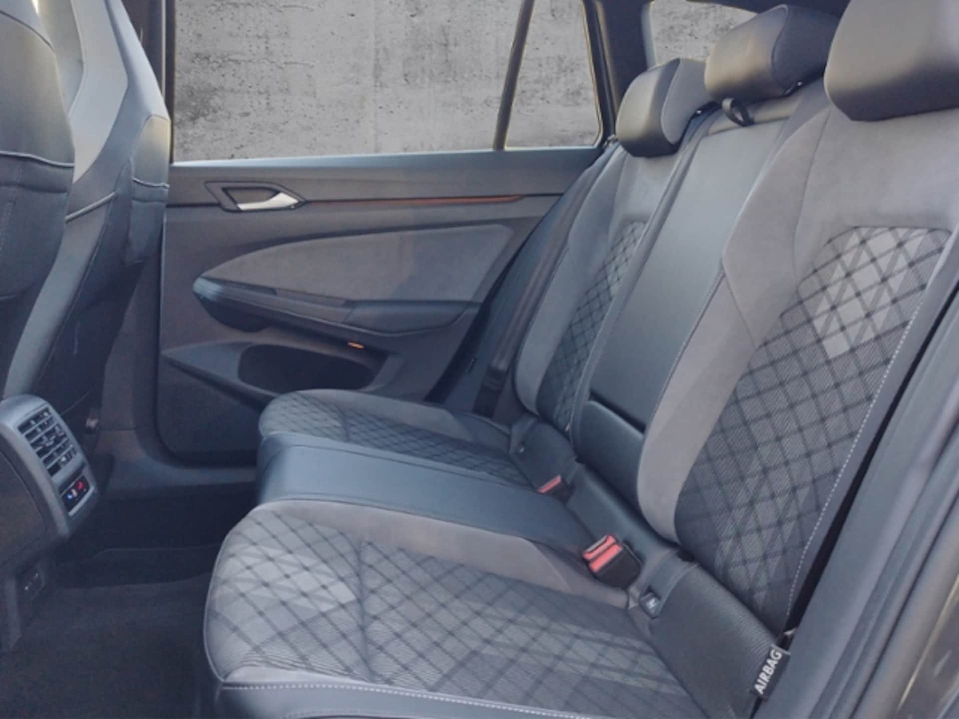 Volkswagen Golf Variant R-Line