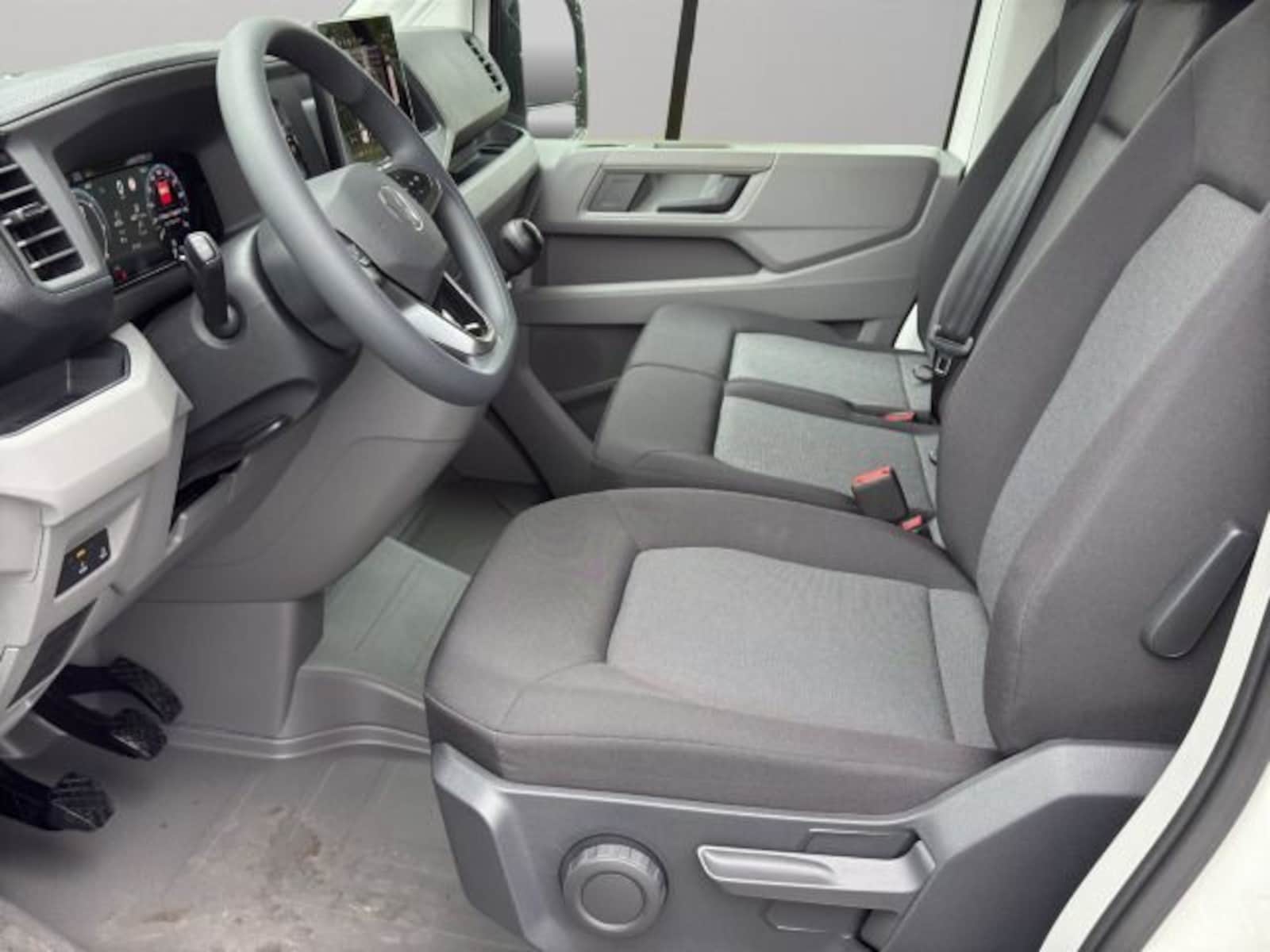 Volkswagen Crafter Kasten mittlerer Radstand – Bild 9