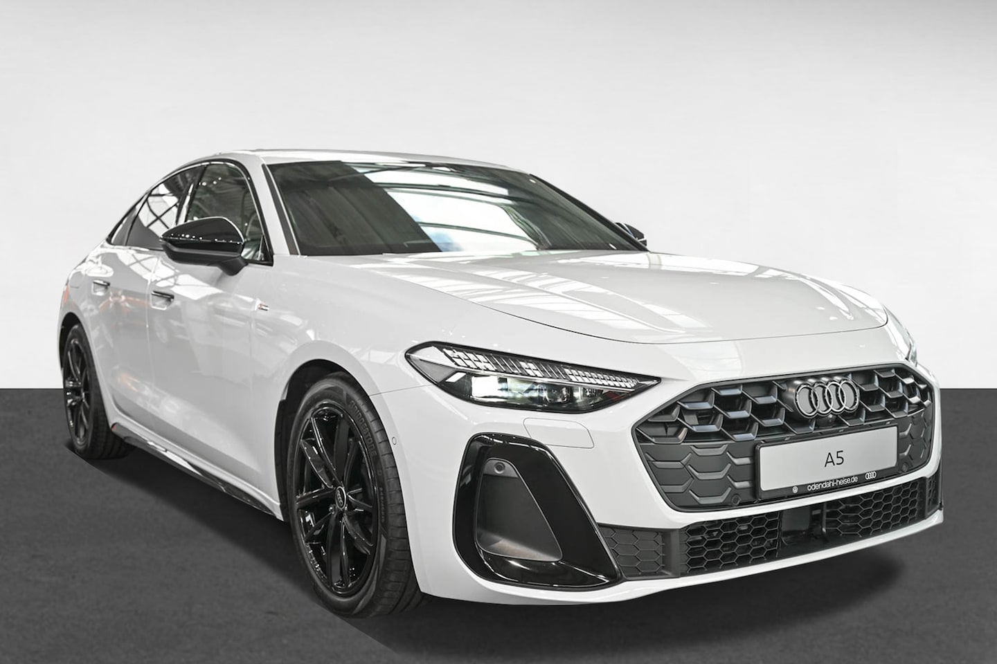 Bild über Audi A5 Limousine TFSI S tronic - für weitere Informationen kontaktieren Sie den Audi Partner