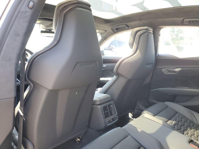 2026 Audi RS e-tron GT Performance Base - Photo 26