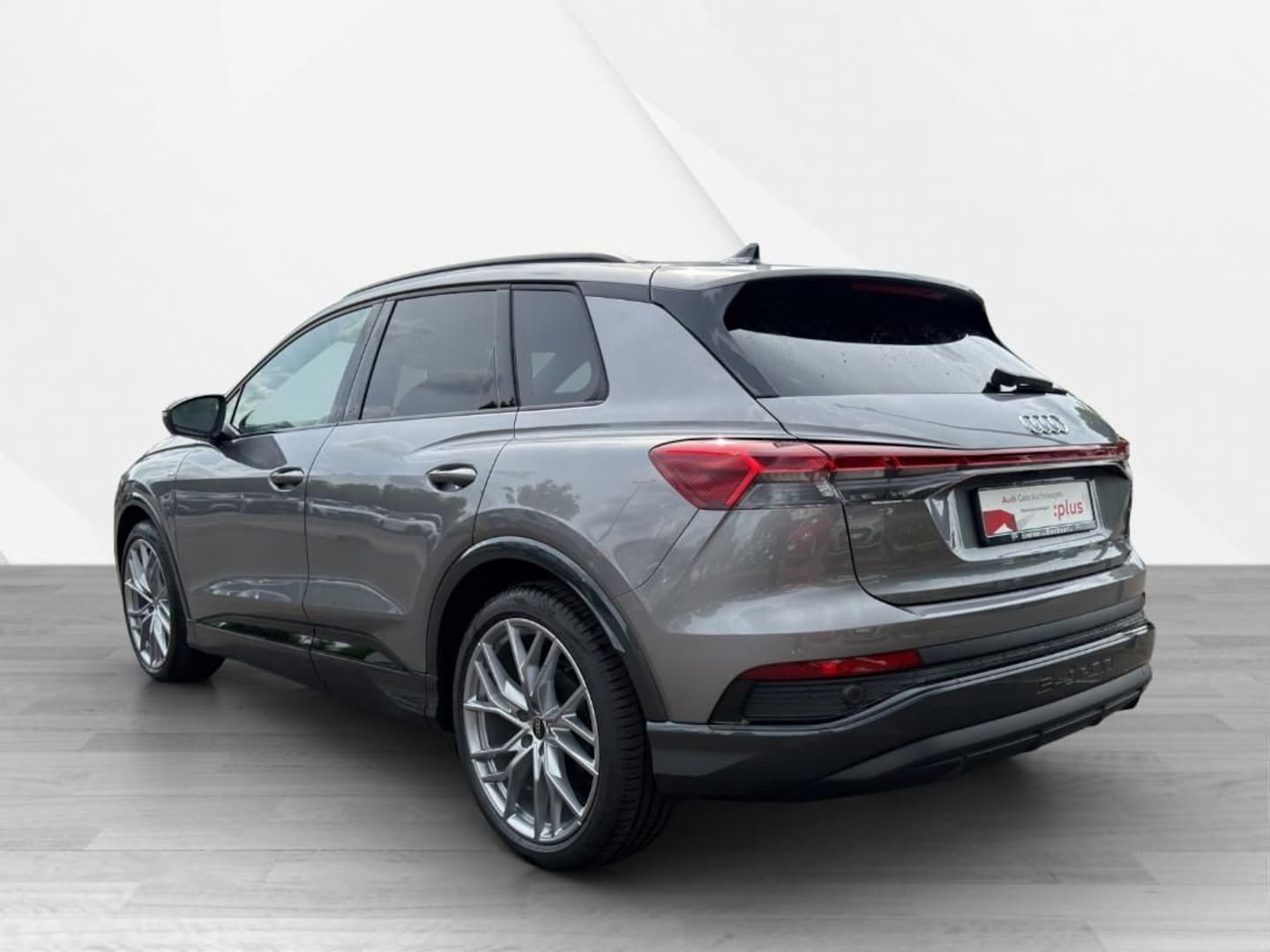 Bild über Audi Q4 e-tron 40 e-tron - für weitere Informationen kontaktieren Sie den Audi Partner