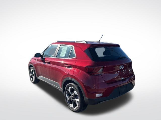 2025 Hyundai Venue Limited - Photo 8
