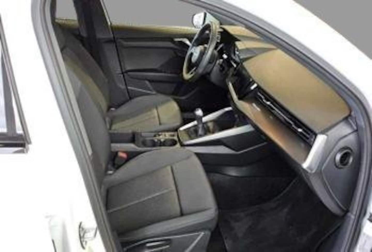 Bild über Audi A3 Sportback S line 30 TFSI Schaltgetriebe - für weitere Informationen kontaktieren Sie den Audi Partner