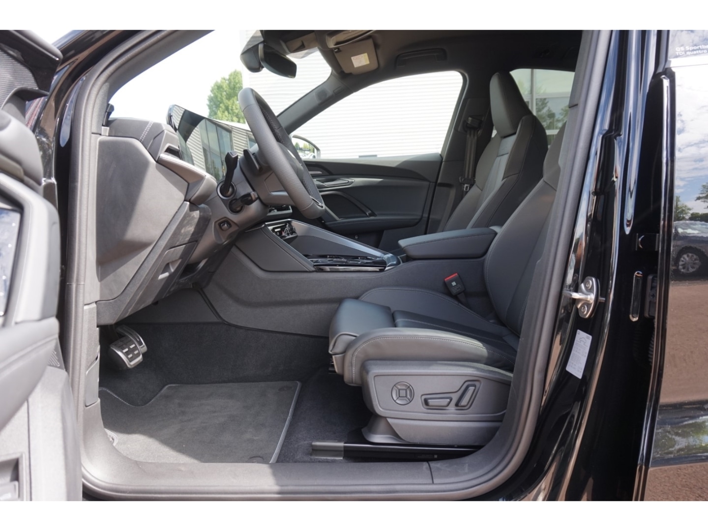 Bild über Audi Q5 Sportback TDI quattro 150 kW S tronic - für weitere Informationen kontaktieren Sie den Audi Partner