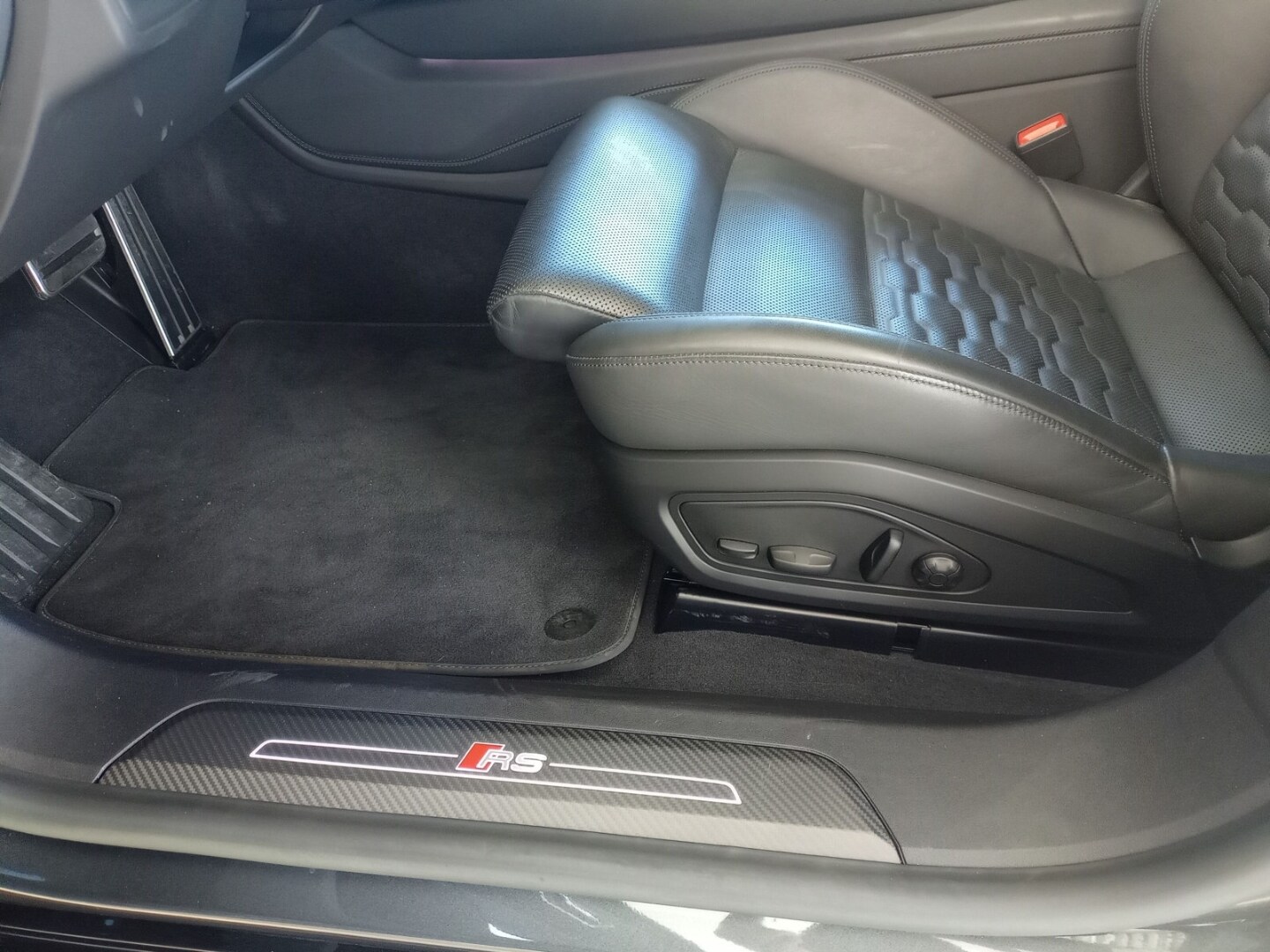 Image about Audi RS e-tron GT e-tron quattro