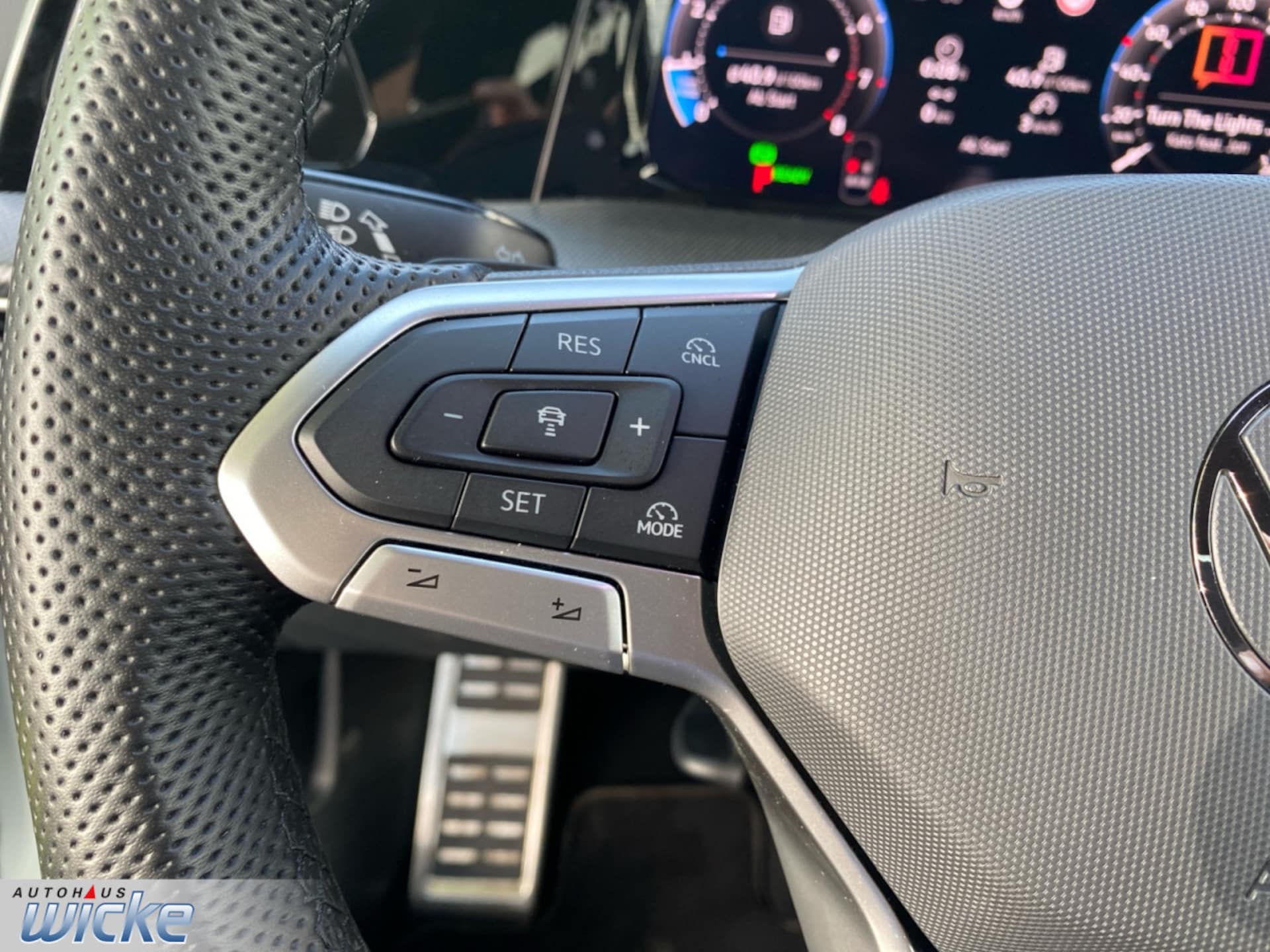 Volkswagen Golf R-Line