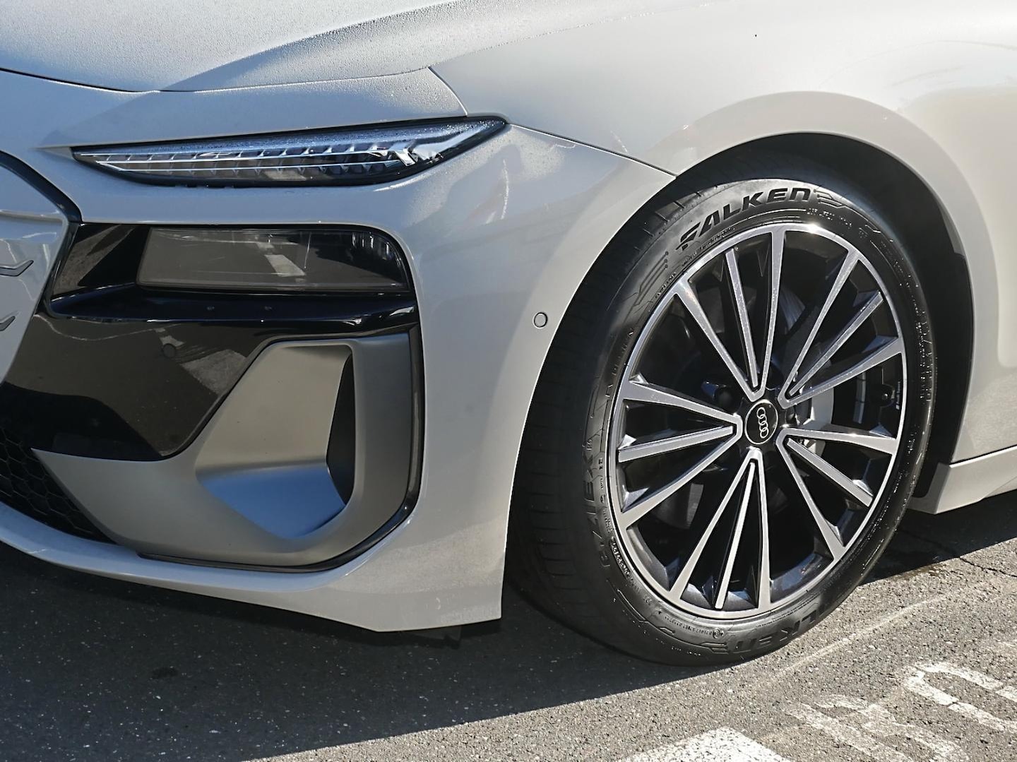 Bild über Audi A6 Avant e-tron S line business e-tron performance 270 kW - für weitere Informationen kontaktieren Sie den Audi Partner