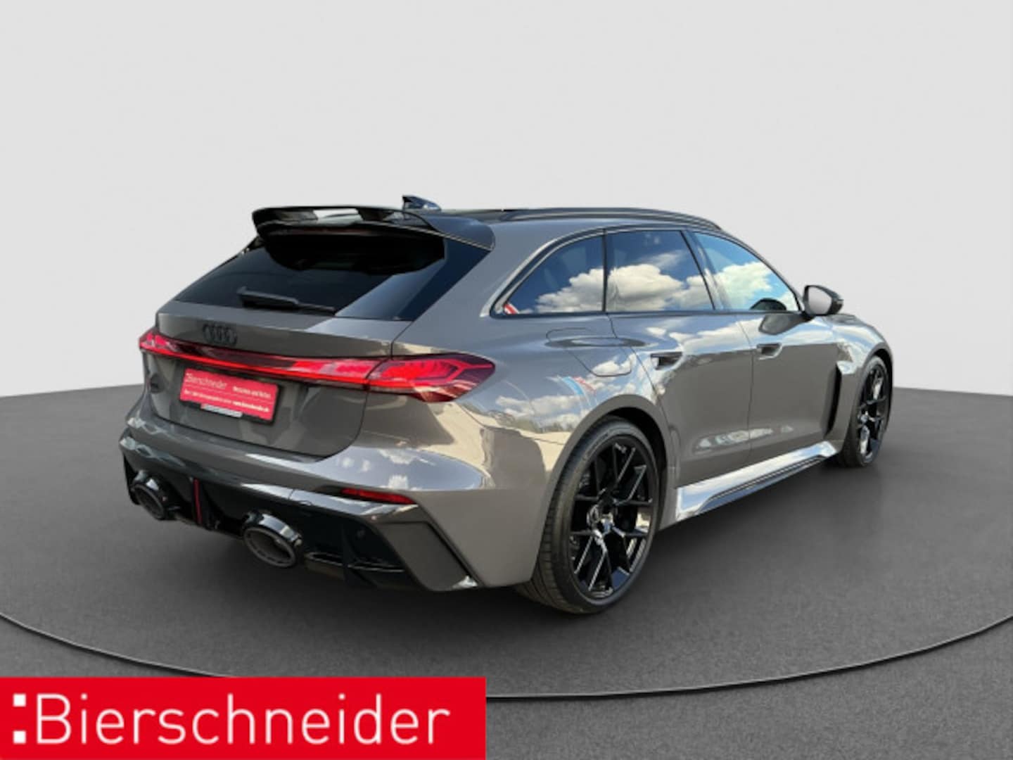 Bild über Audi RS 5 Avant quattro 470 kW tiptronic - für weitere Informationen kontaktieren Sie den Audi Partner