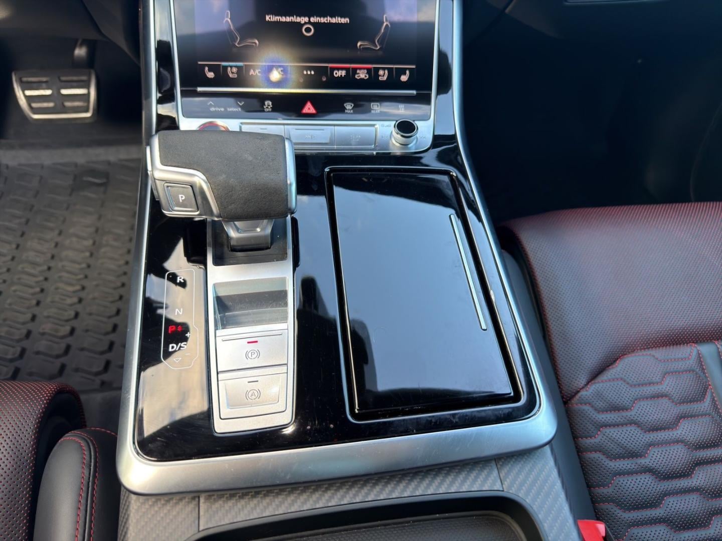 Bild über Audi RS Q8 SUV TFSI quattro 471 kW tiptronic - für weitere Informationen kontaktieren Sie den Audi Partner
