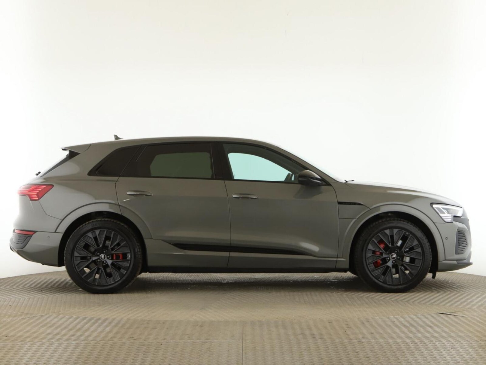 Audi Q8 e-tron – Bild 8