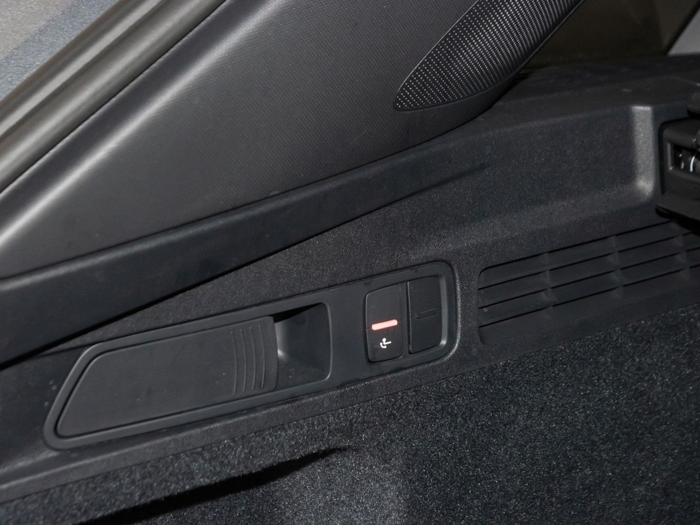 Bild über Audi Q5 SUV TFSI quattro 150 kW S tronic - für weitere Informationen kontaktieren Sie den Audi Partner
