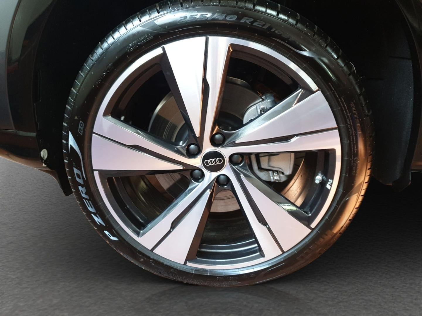 Bild über Audi Q5 Sportback TDI quattro 150 kW S tronic - für weitere Informationen kontaktieren Sie den Audi Partner