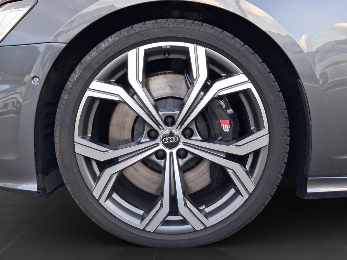 Bild über Audi S6 Avant S6 Avant TDI 253(344) kW(PS) tiptronic - für weitere Informationen kontaktieren Sie den Audi Partner