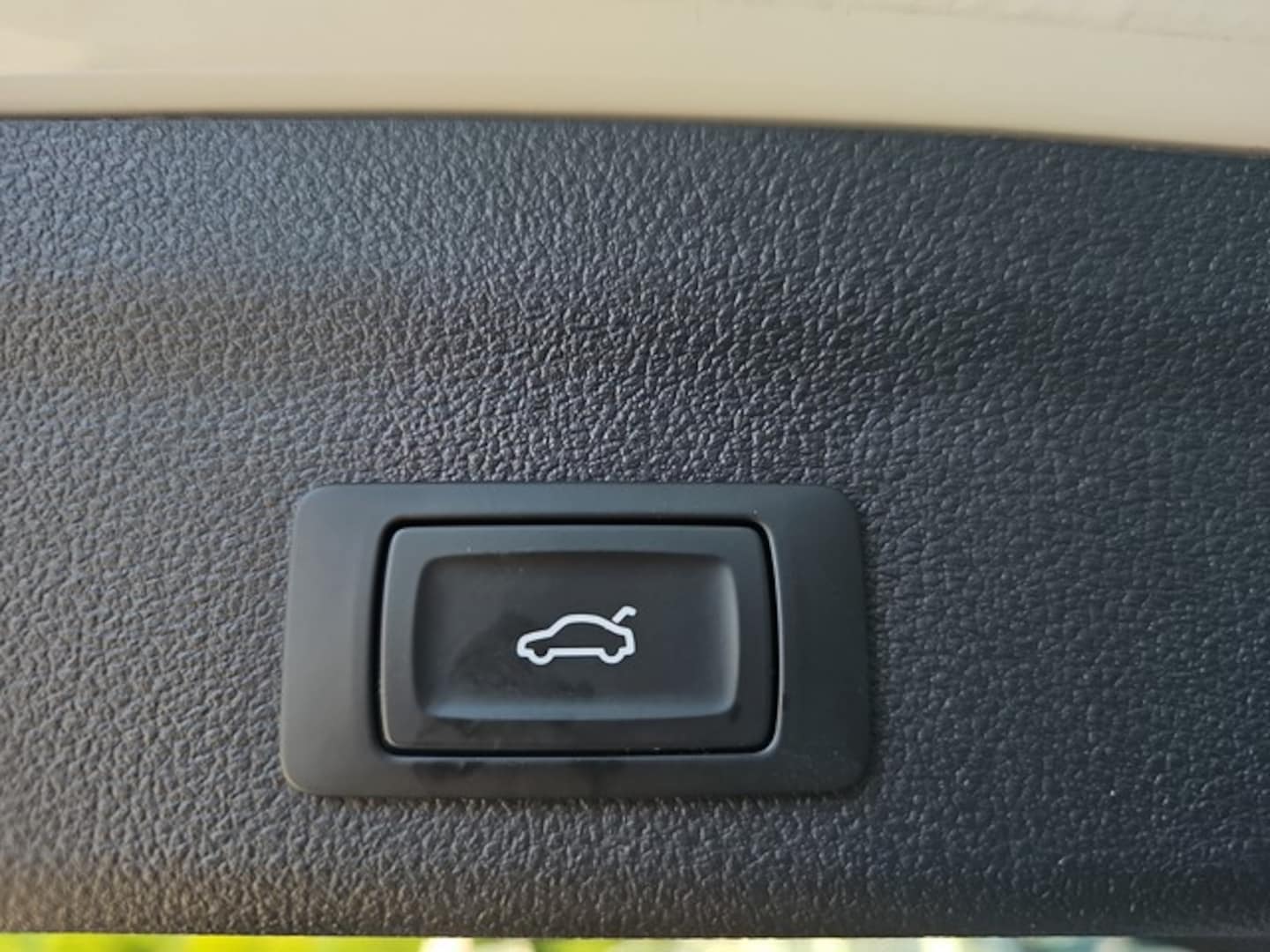 Bild über Audi S6 Avant TDI quattro tiptronic - für weitere Informationen kontaktieren Sie den Audi Partner