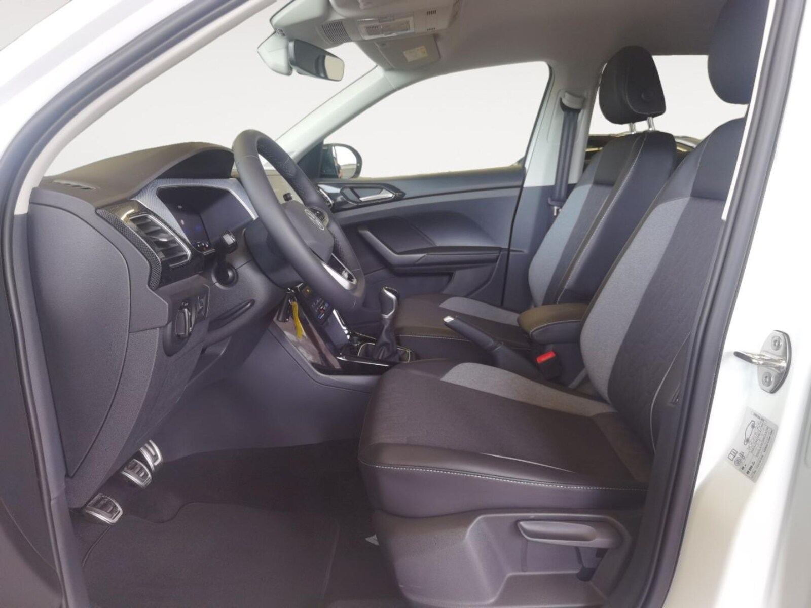 Volkswagen T-Cross – Bild 12