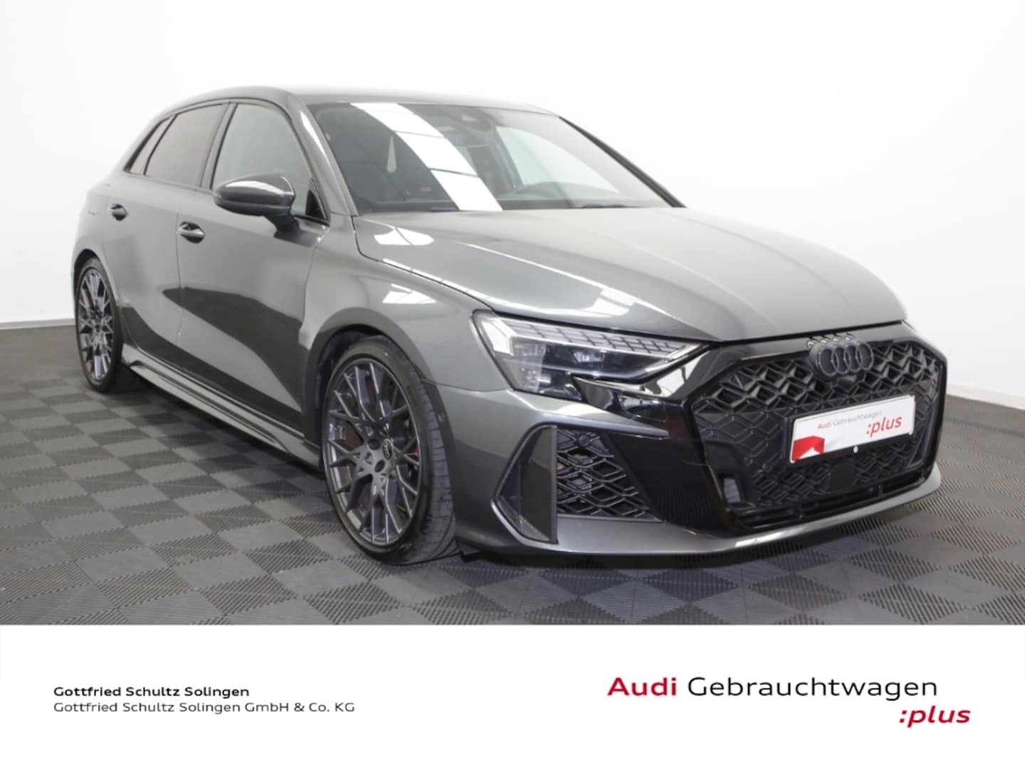 Bild über Audi RS 3 Sportback TFSI quattro S tronic - für weitere Informationen kontaktieren Sie den Audi Partner