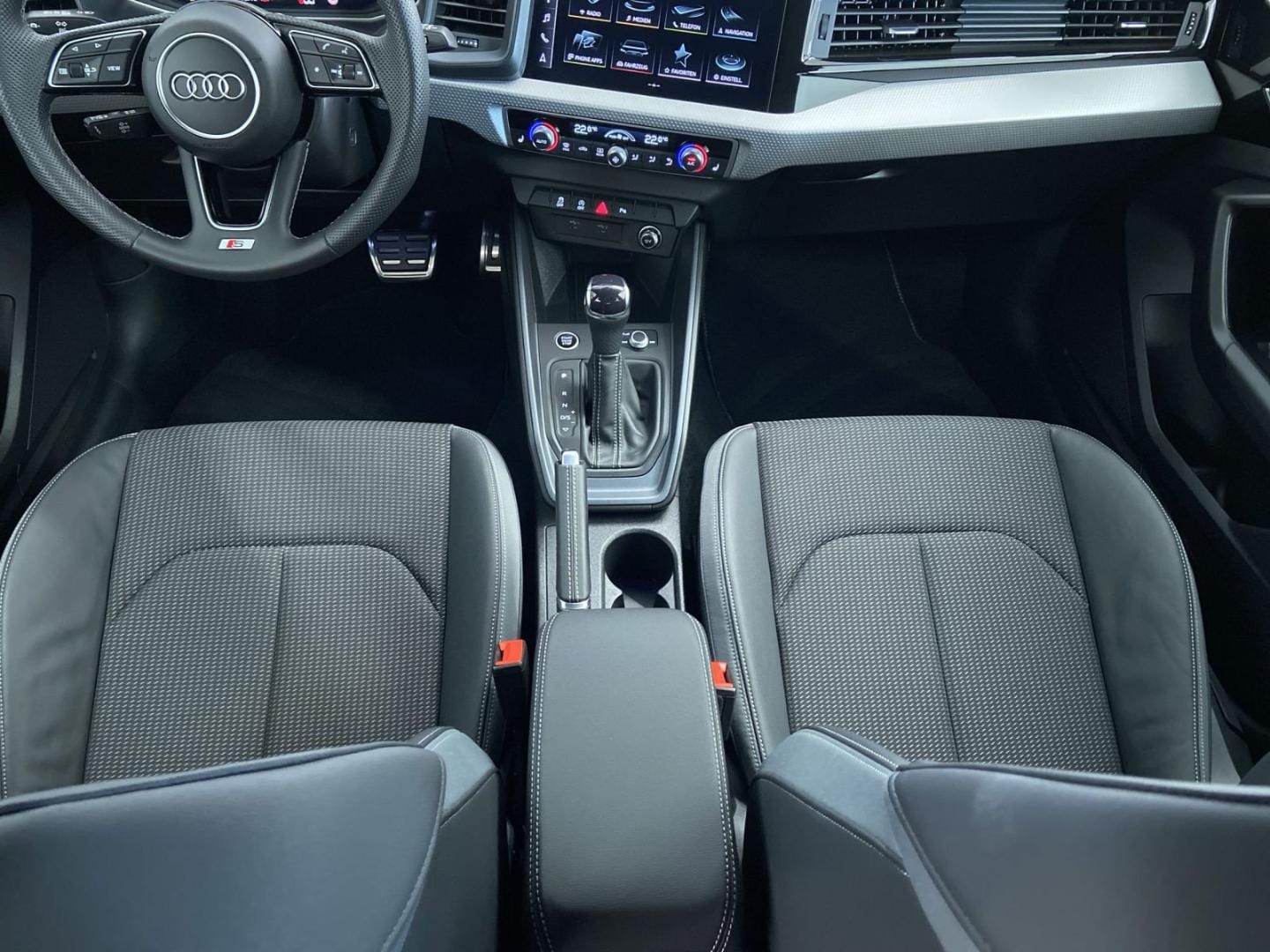 Bild über Audi A1 Sportback advanced 30 TFSI S tronic - für weitere Informationen kontaktieren Sie den Audi Partner