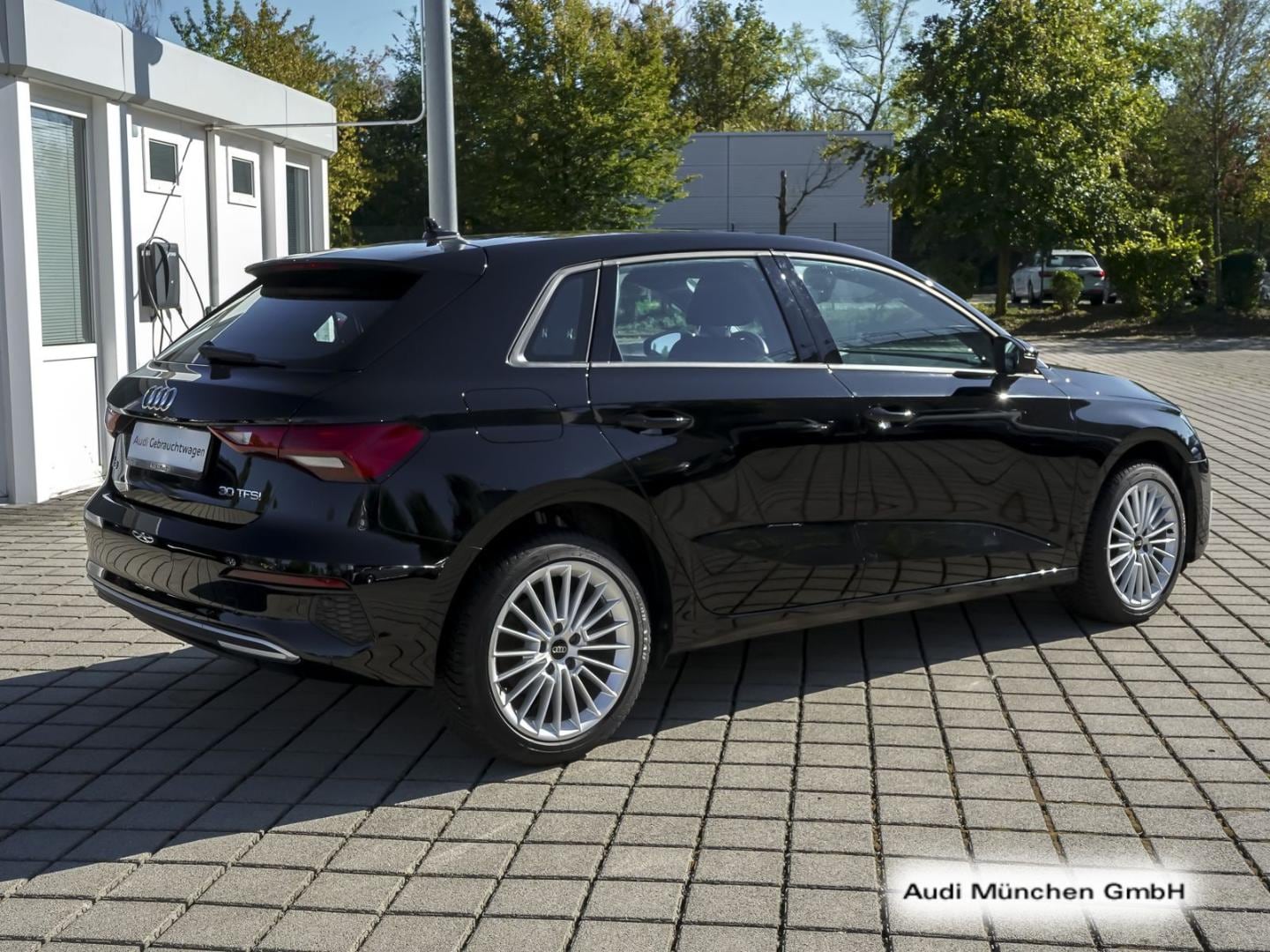 Bild über Audi A3 Sportback advanced 30 TFSI S tronic - für weitere Informationen kontaktieren Sie den Audi Partner
