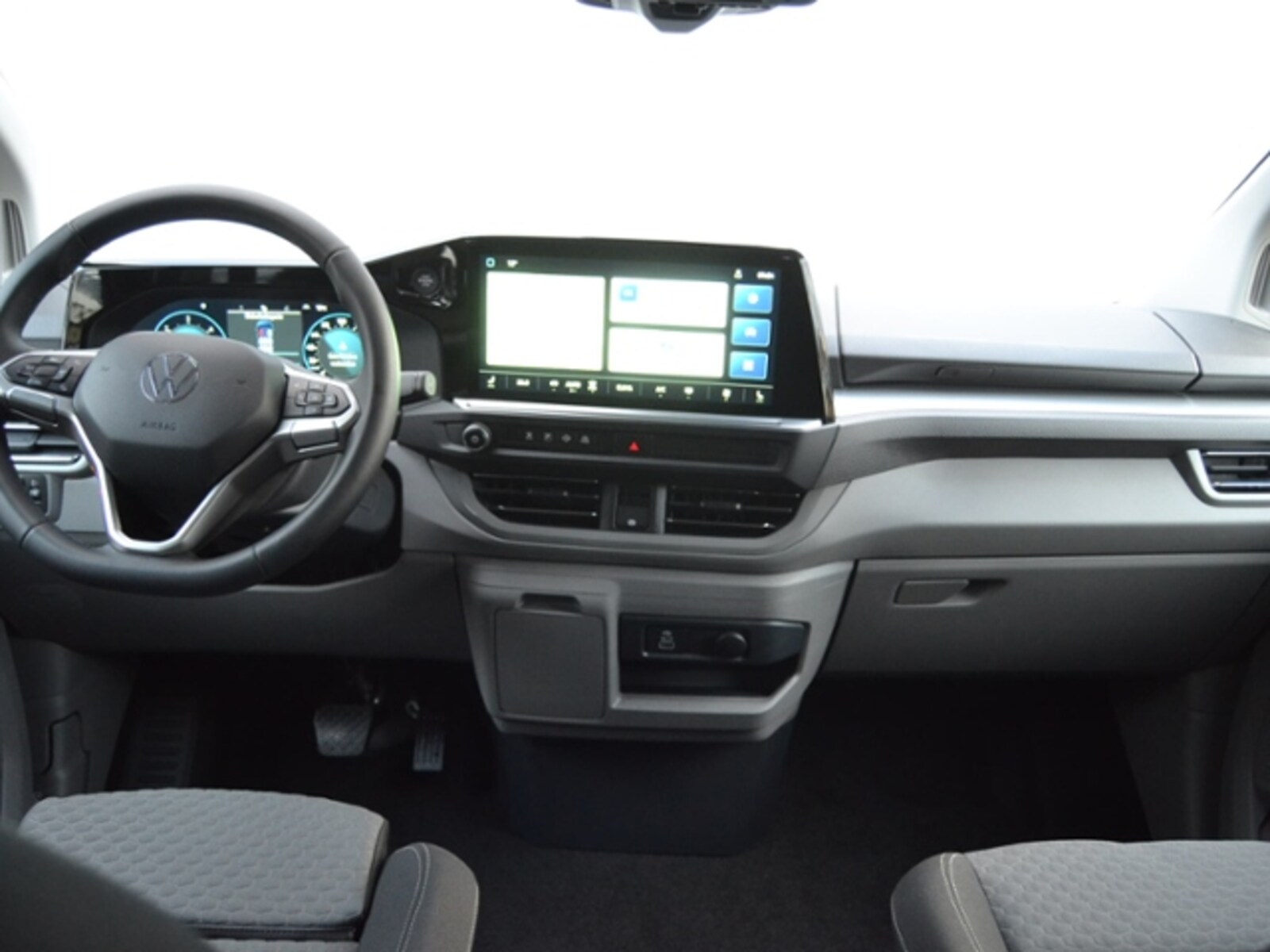 Volkswagen Caravelle langer Radstand – Bild 5