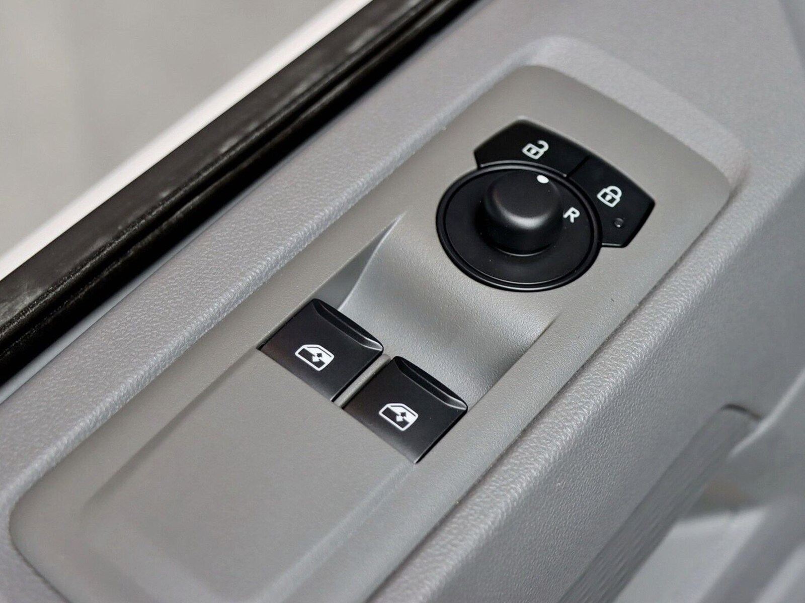 Volkswagen Transporter Kasten kurzer Radstand – Bild 13