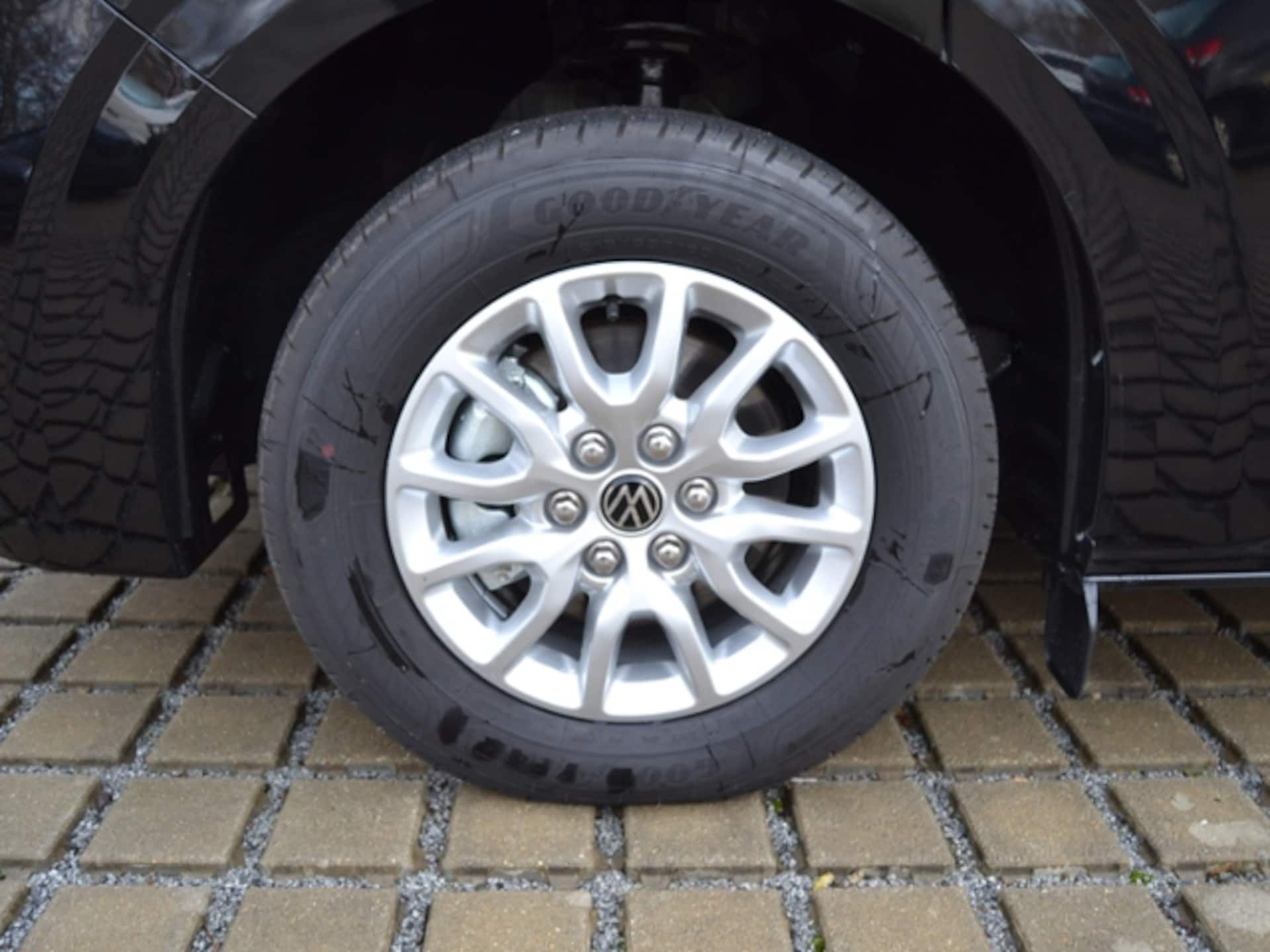 Volkswagen Caravelle langer Radstand Life