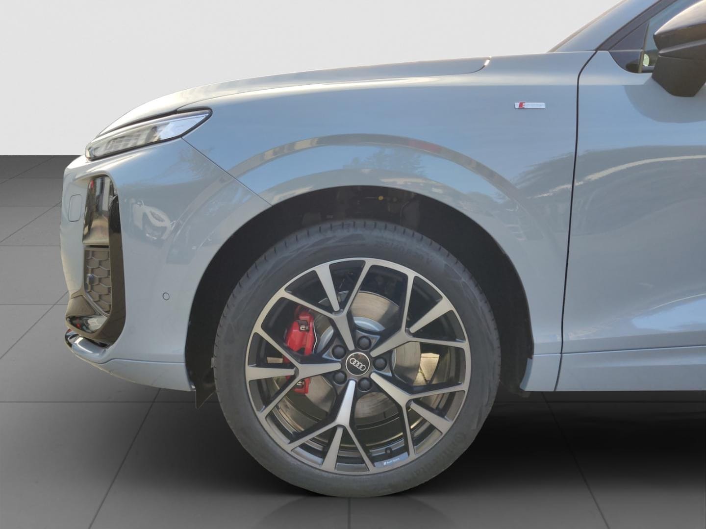 Bild über Audi Q3 SUV TFSI quattro 195 kW S tronic - für weitere Informationen kontaktieren Sie den Audi Partner