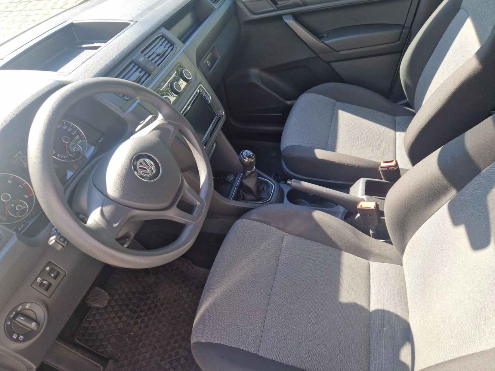 Volkswagen Caddy Kombi Basis-Modell
