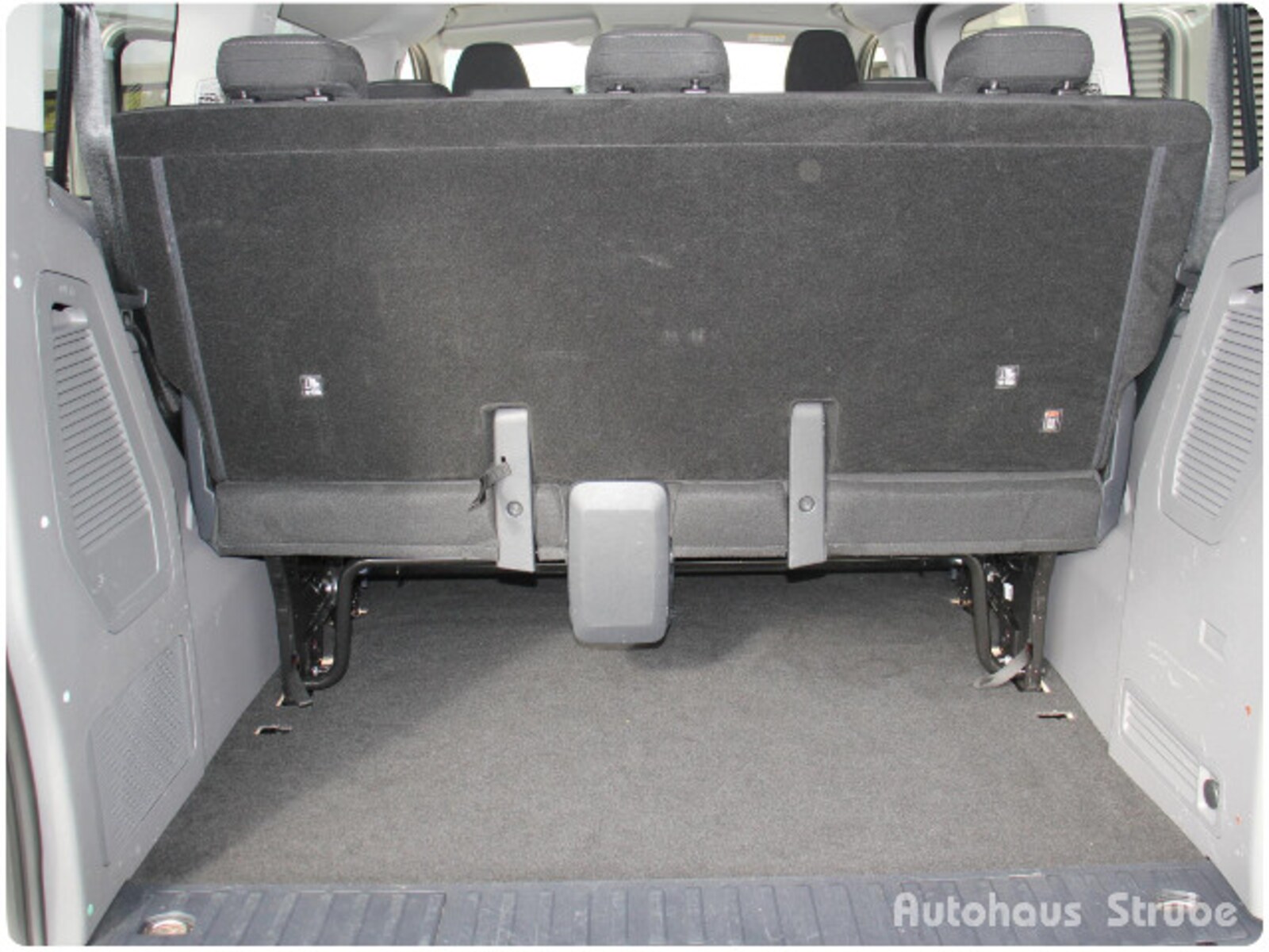 Volkswagen Caravelle – Bild 16