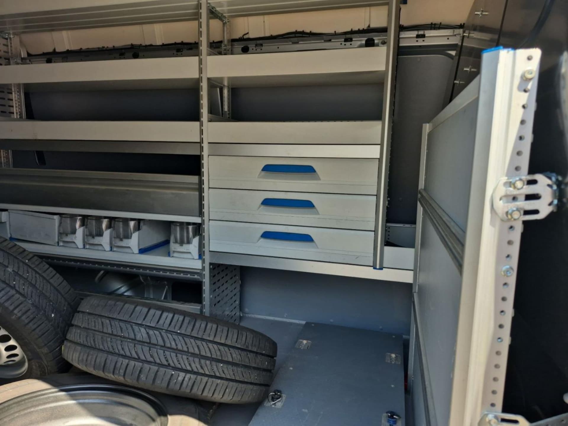 Volkswagen T6.1 Transporter Kasten langer Radstand