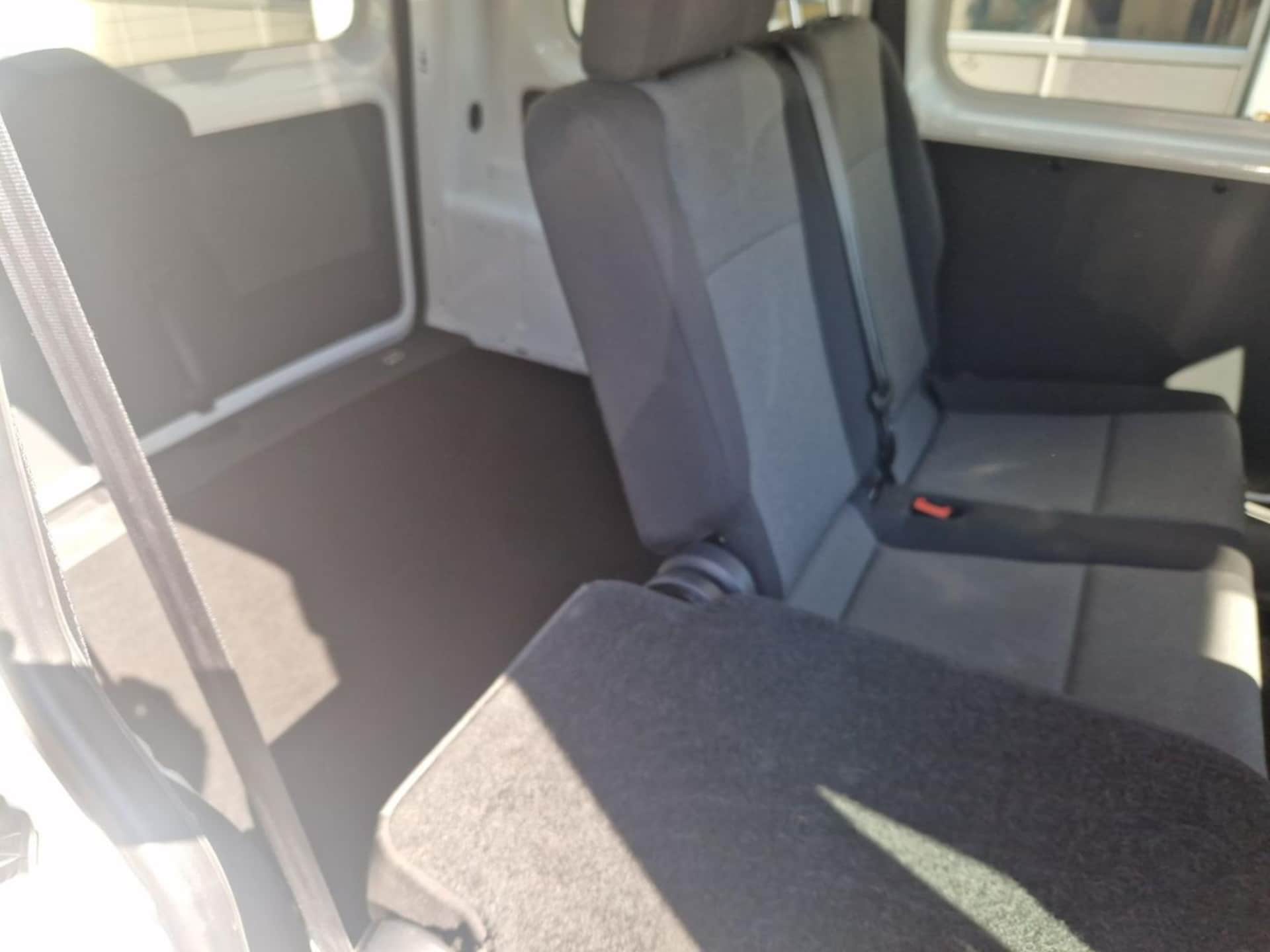 Volkswagen Caddy Kombi Basis-Modell