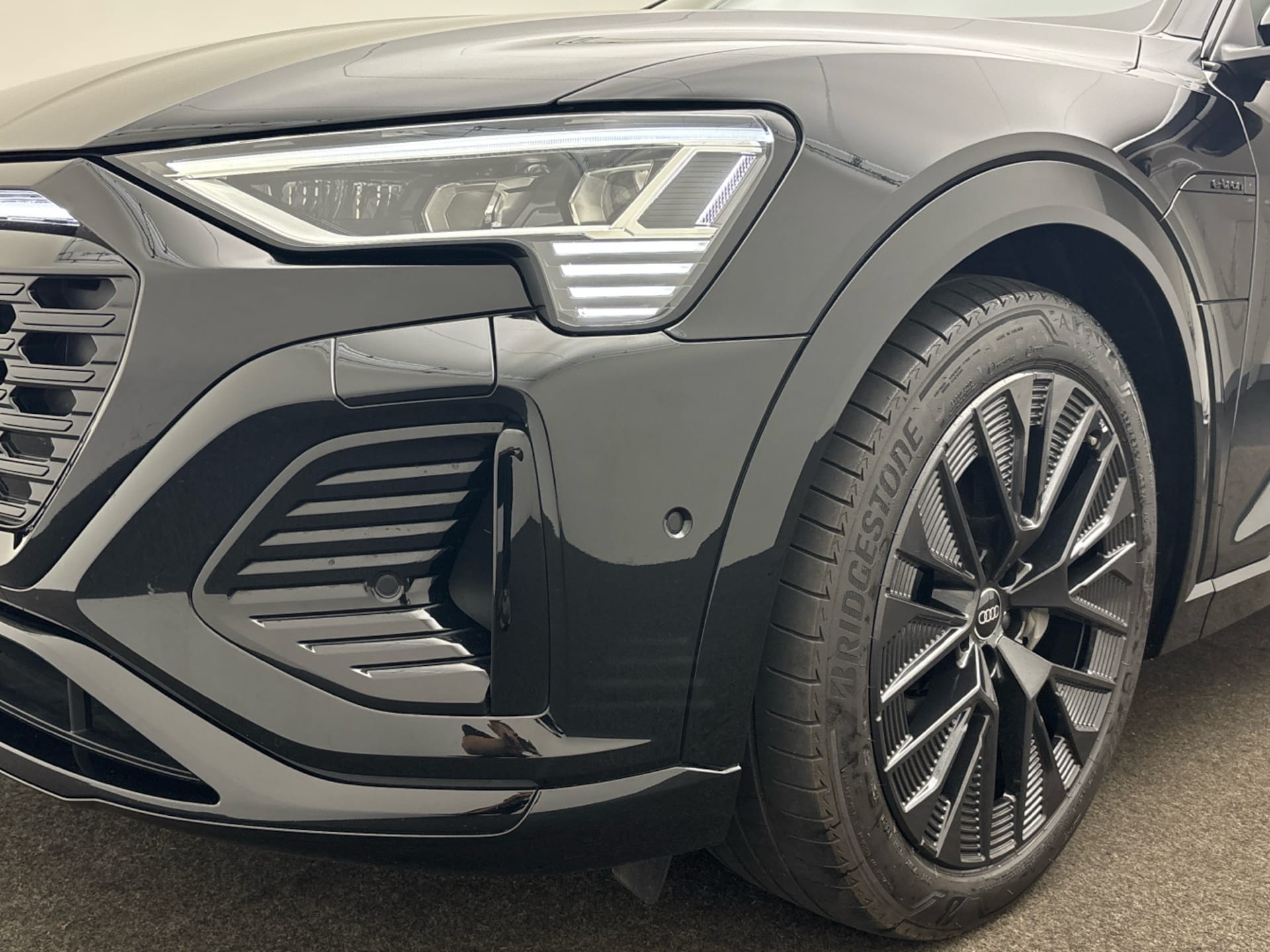 Audi Q8 e-tron S line