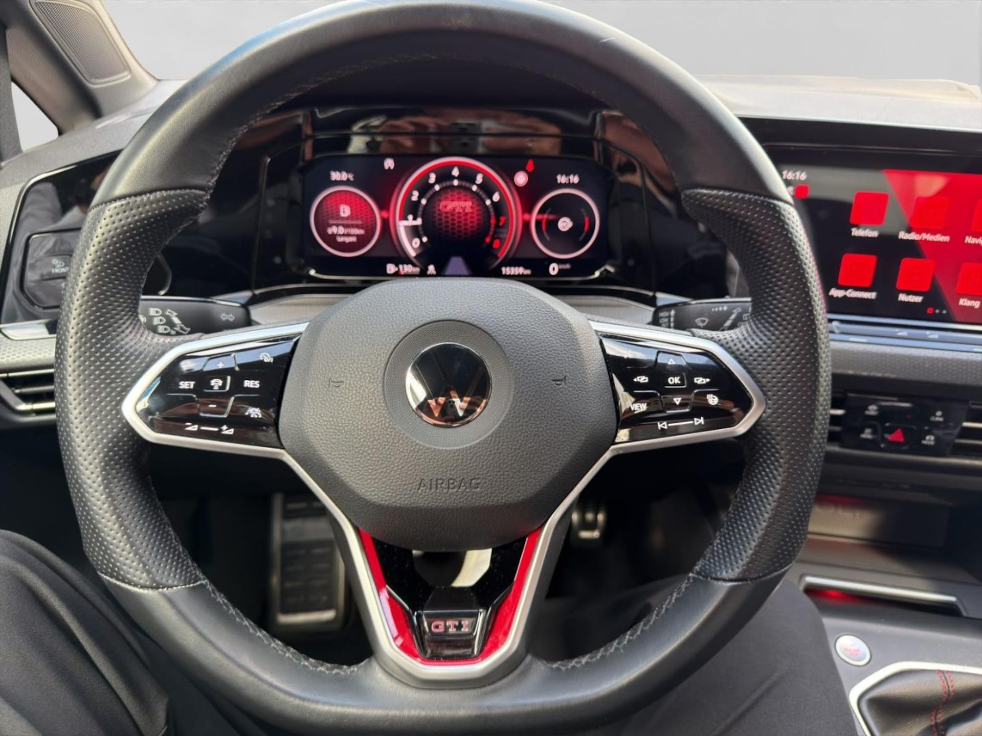 Volkswagen Golf GTI