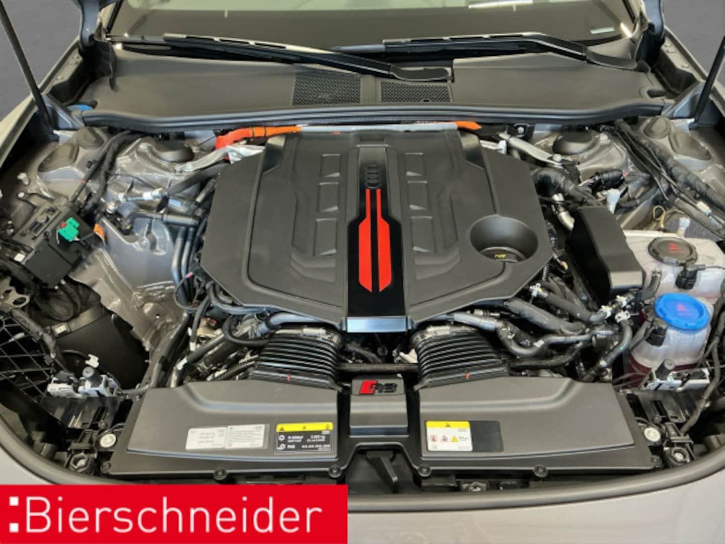 Bild über Audi RS 5 Avant quattro 470 kW tiptronic - für weitere Informationen kontaktieren Sie den Audi Partner